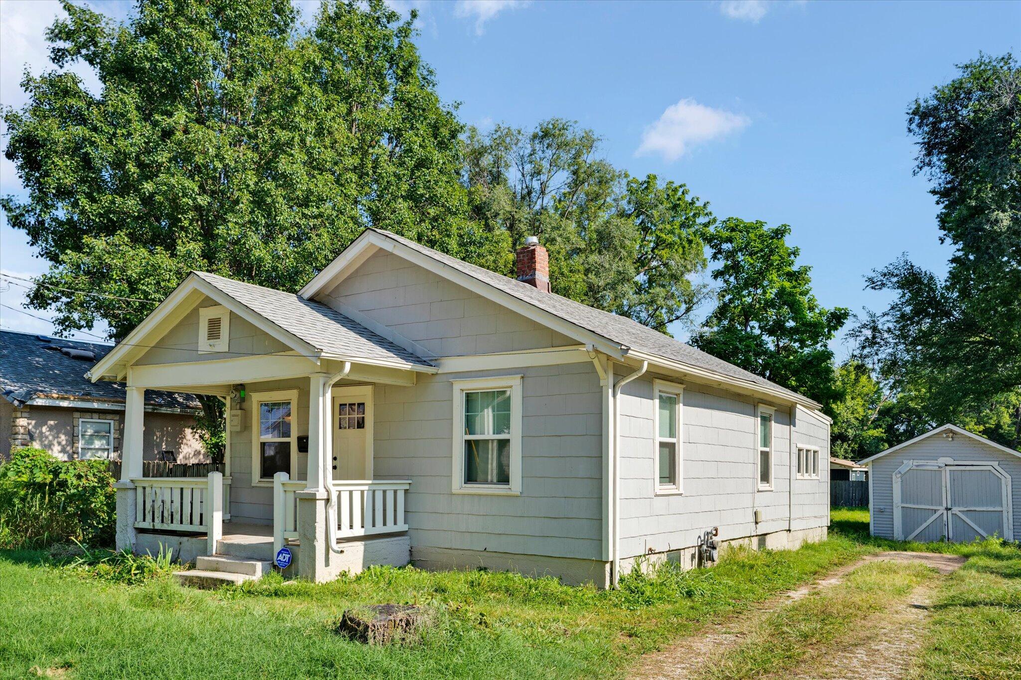 1726 W Walnut Street, Springfield MO 65806