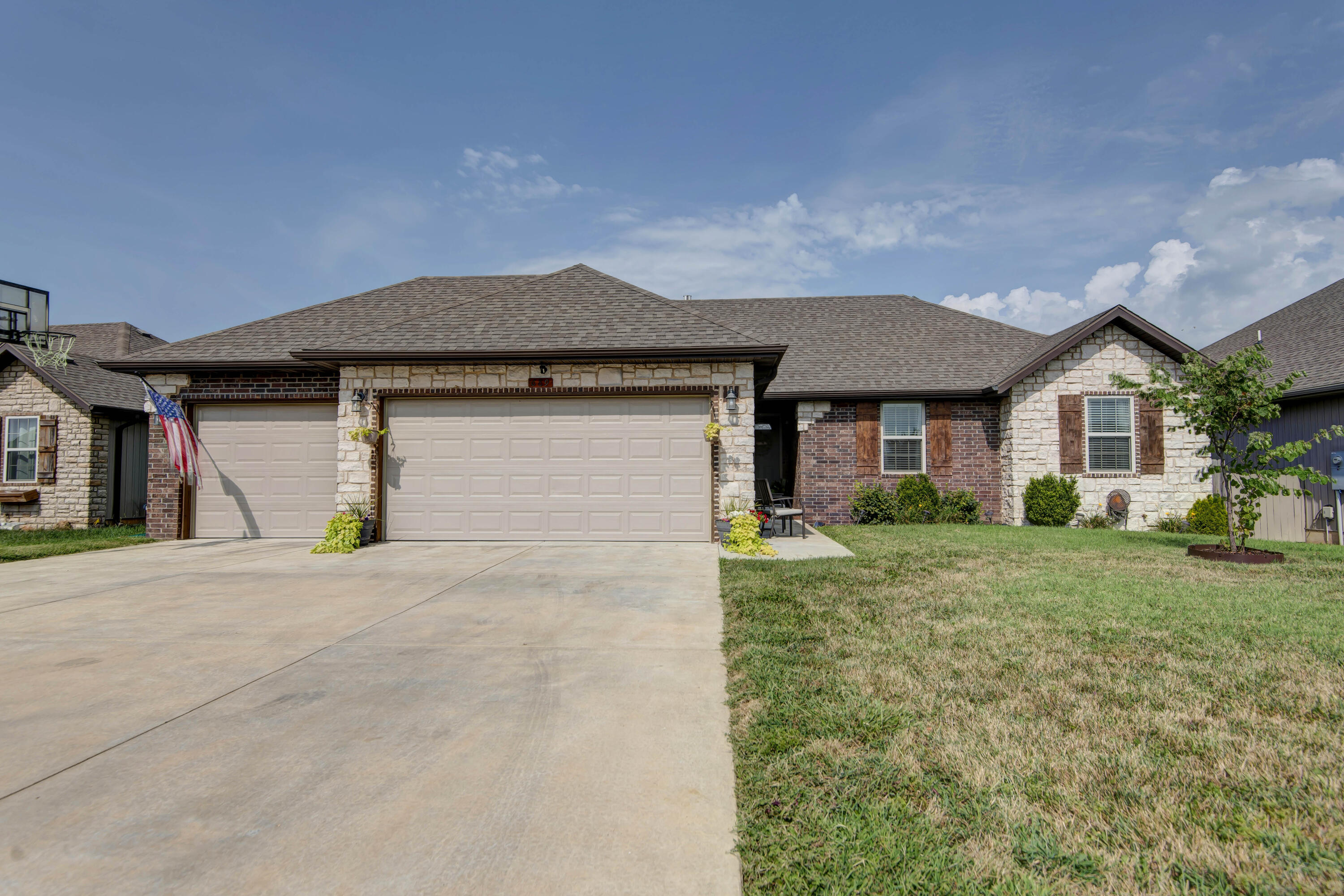 689 N Maplewood Hills Road, Nixa MO 65714
