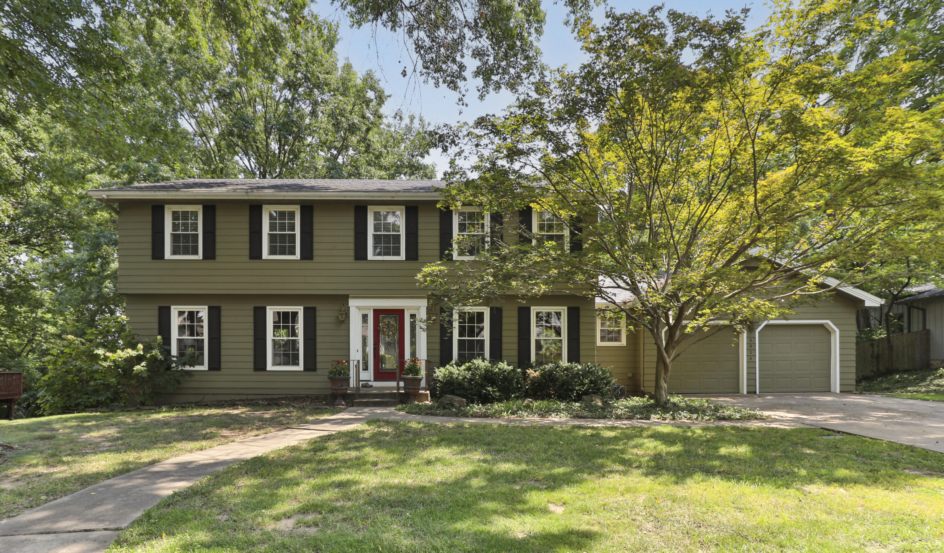 2926 S Versailles Avenue, Springfield MO 65804