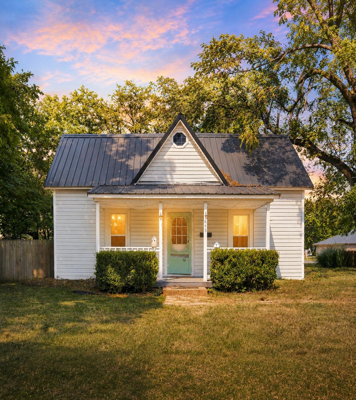 645 N Walnut Avenue, Republic MO 65738