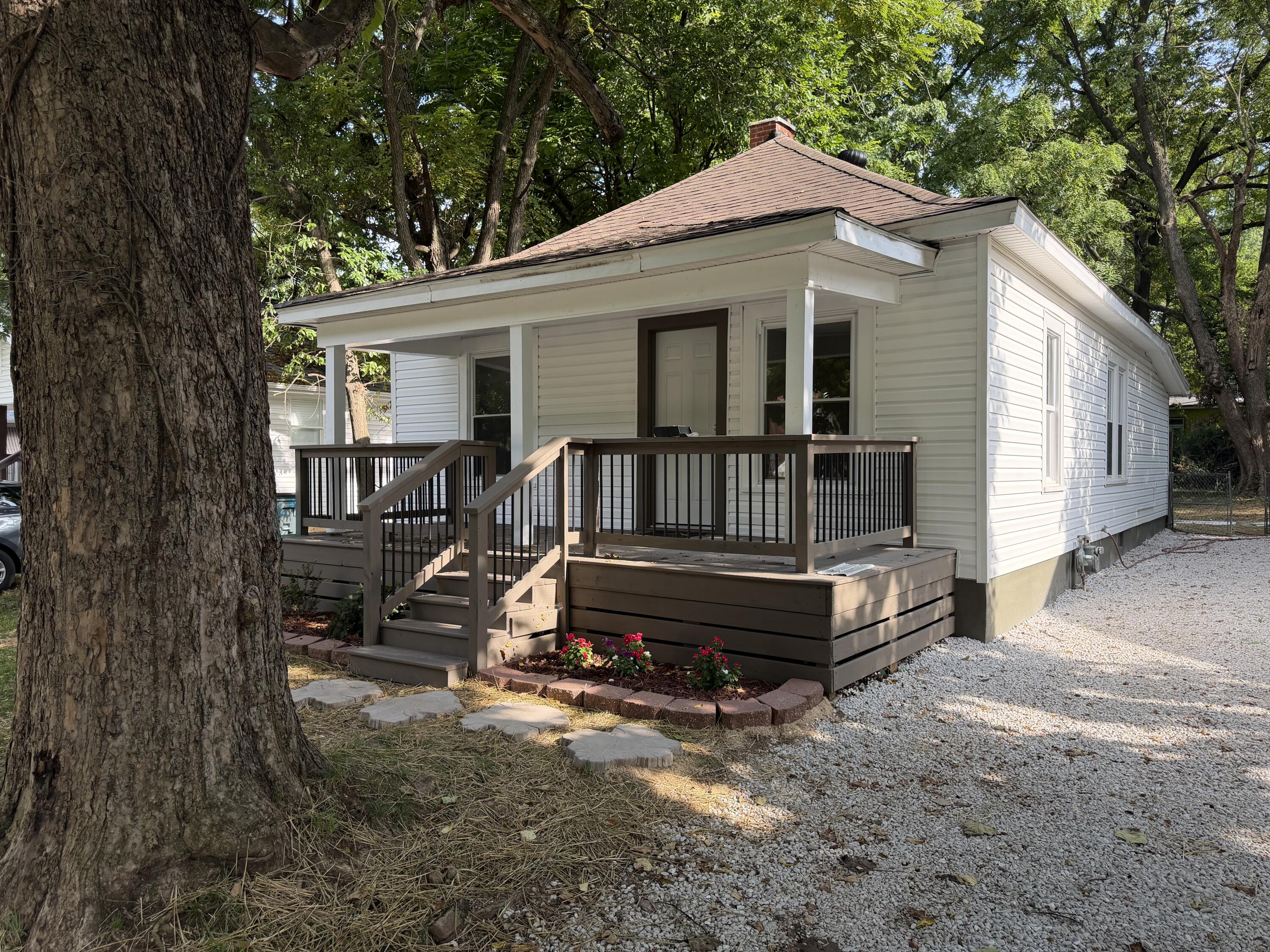 1470 E Cairo Street, Springfield MO 65802