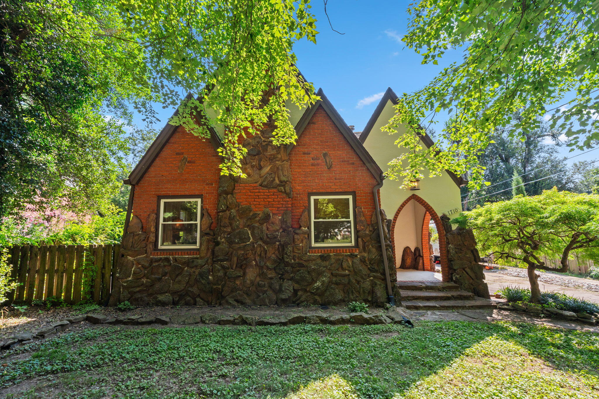 1710 S Kimbrough Avenue, Springfield MO 65807