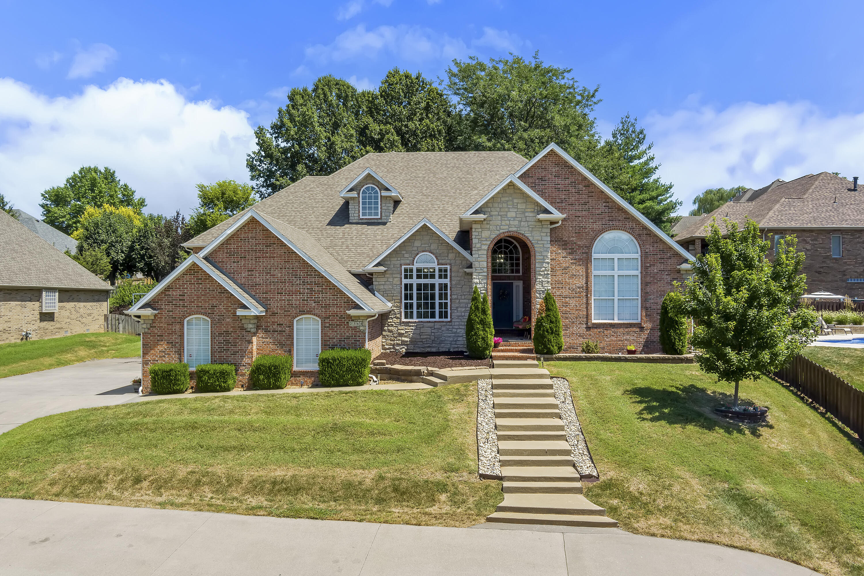 2364 S Forrest Heights Avenue, Springfield MO 65809