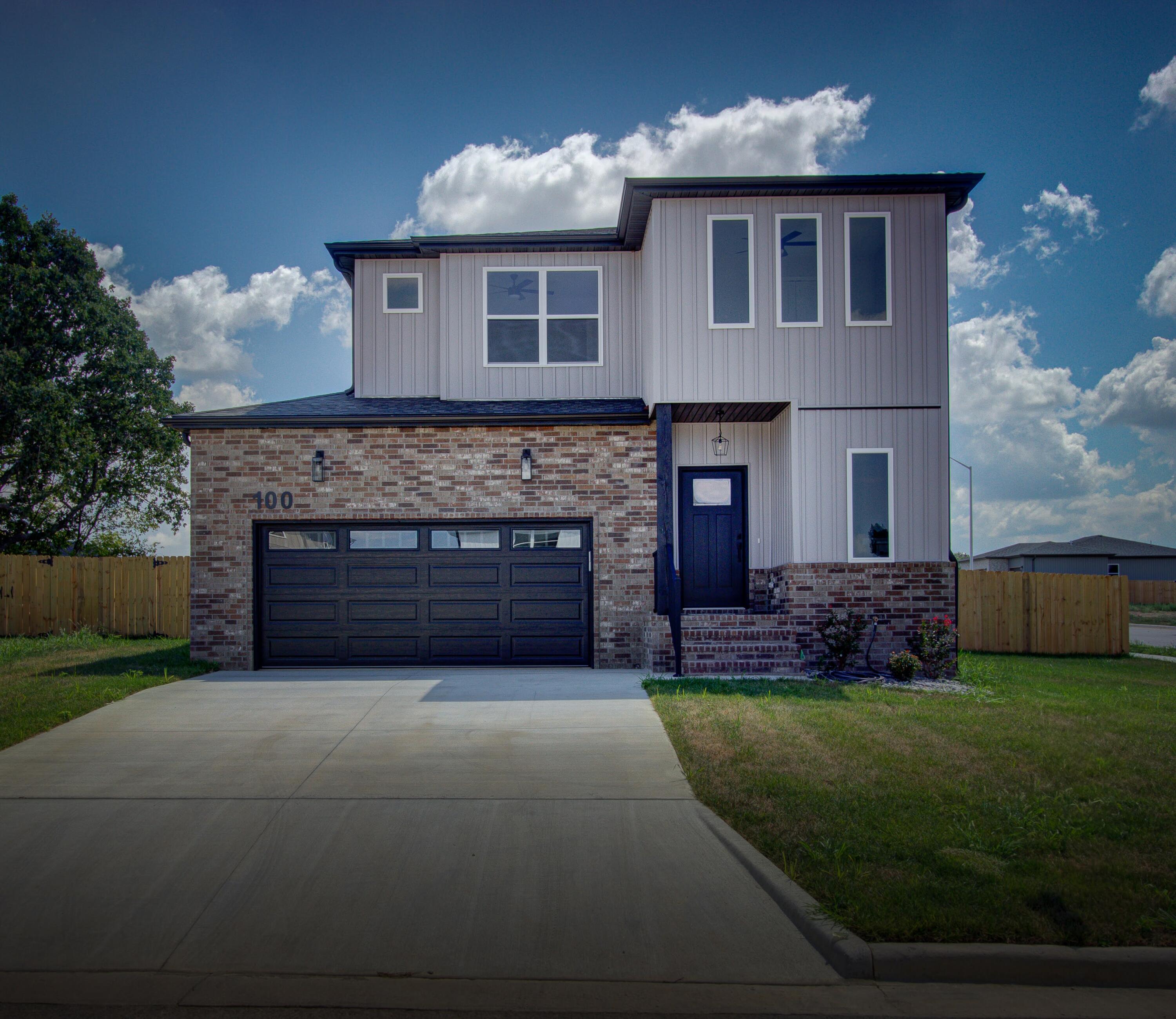 100 E Acacia Circle, Clever MO 65631