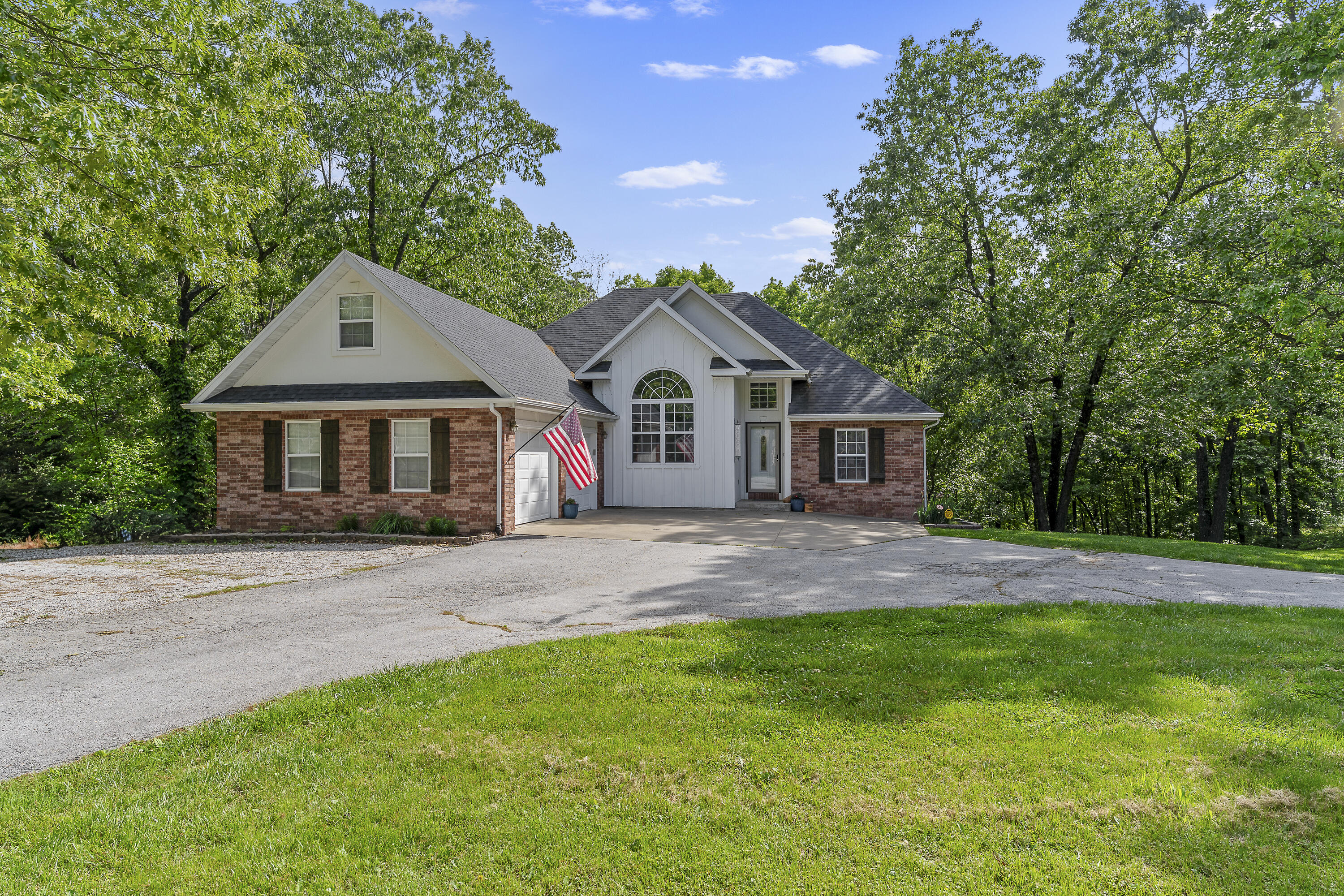 45 Stone Ridge Court, Strafford MO 65757