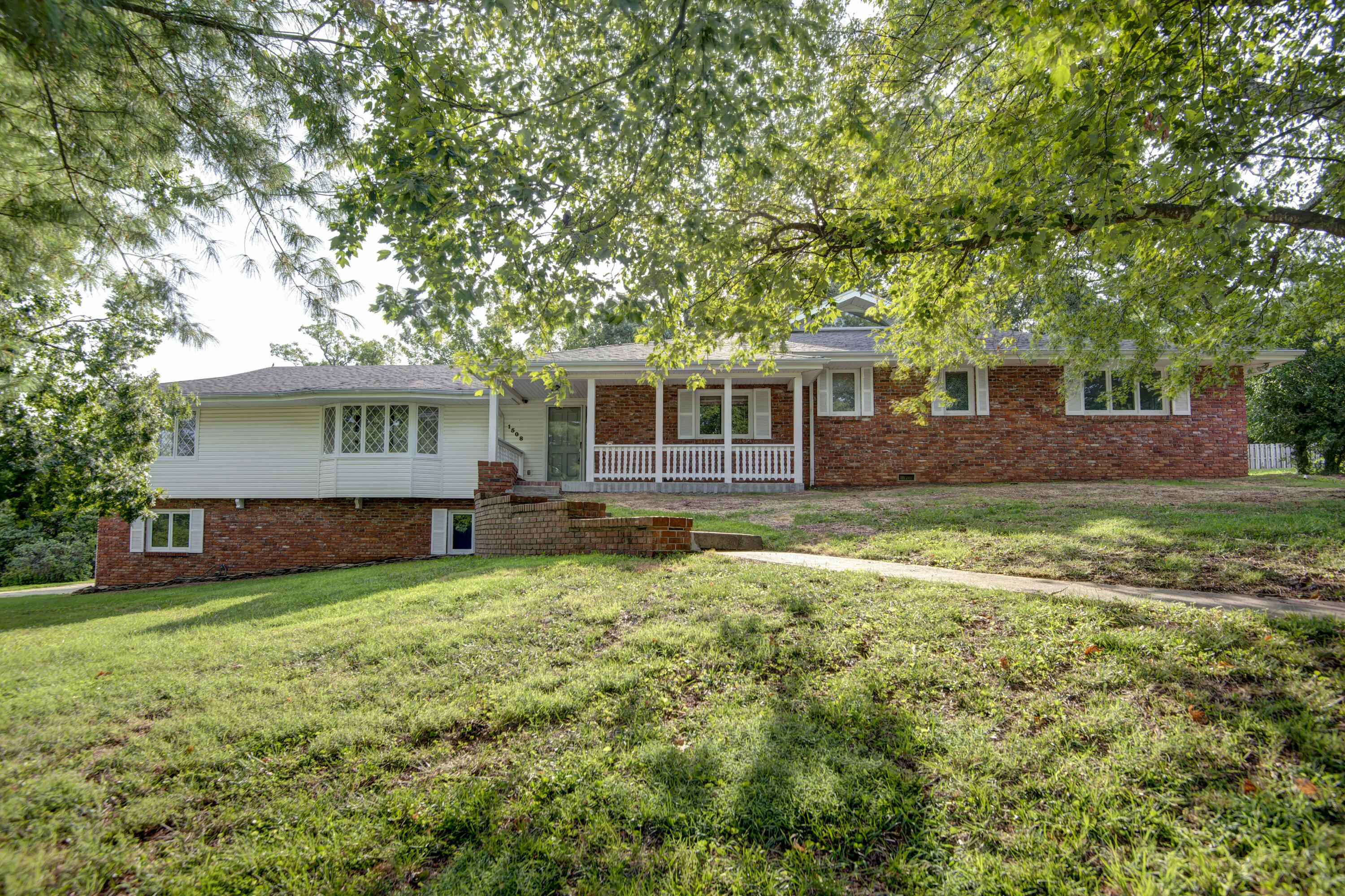 1508 S Essex Road, Springfield MO 65809