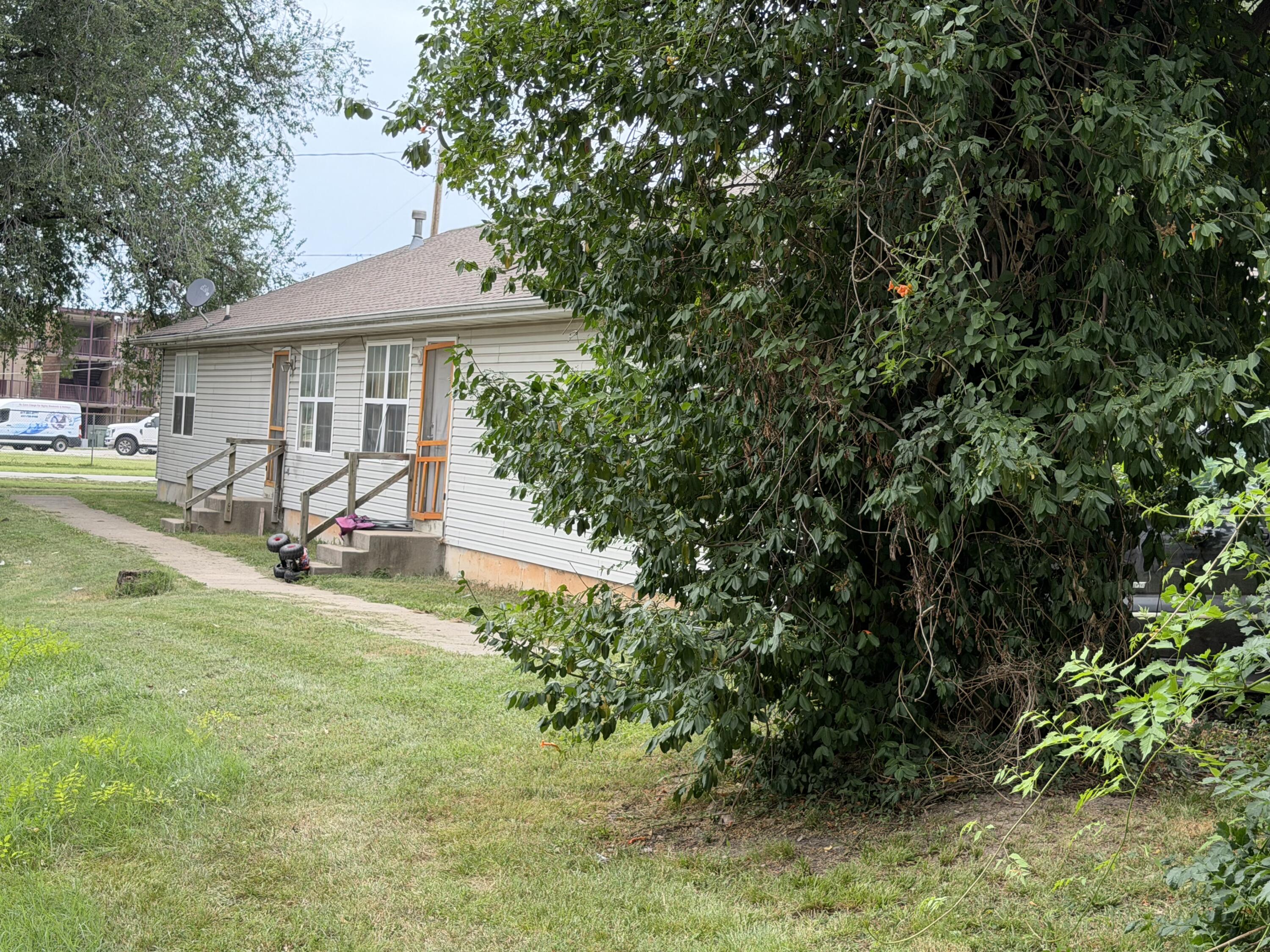 2230 2236 N Pierce Avenue, Springfield MO 65803