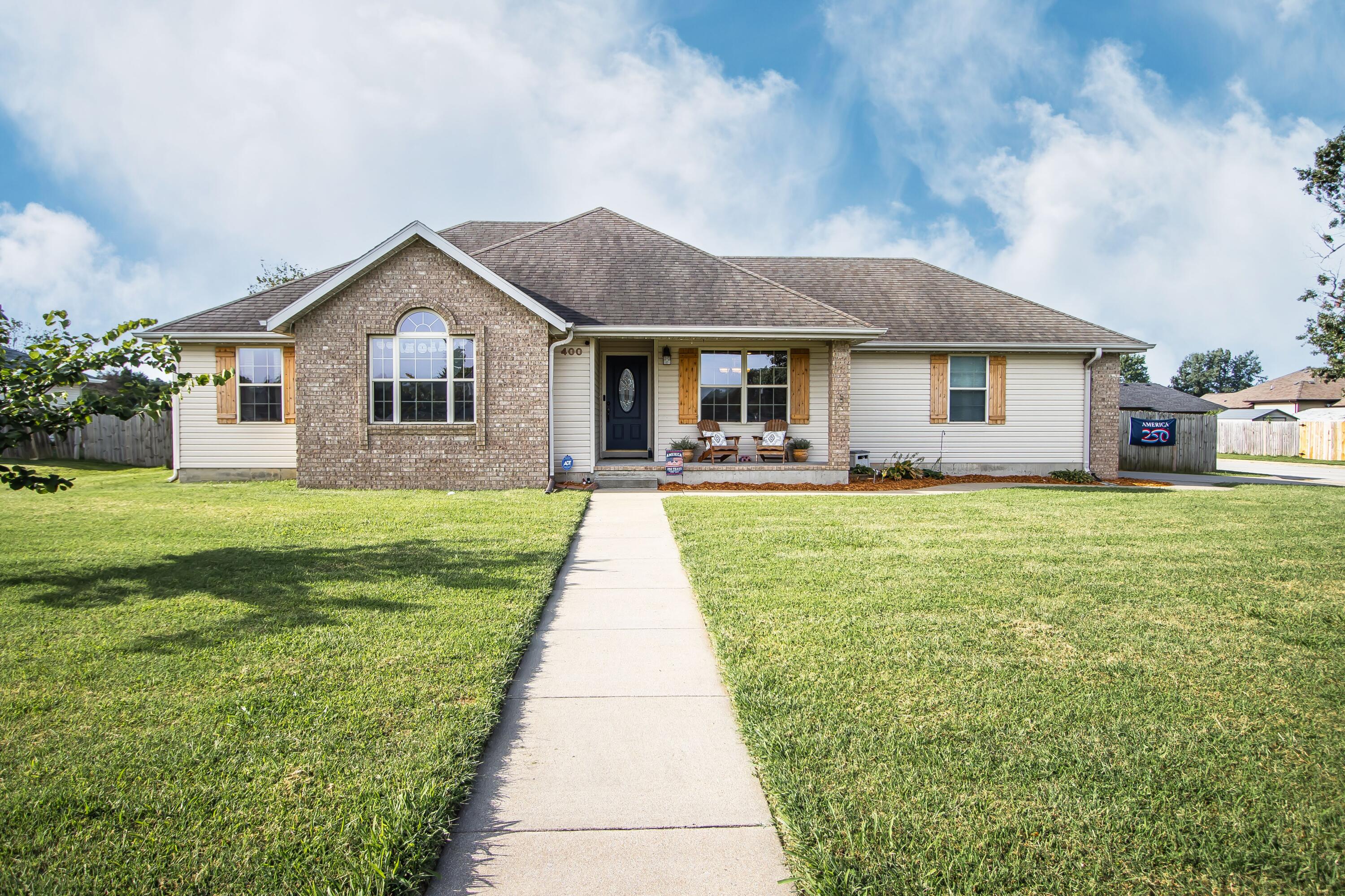400 E Whippoorwill Drive, Strafford MO 65757