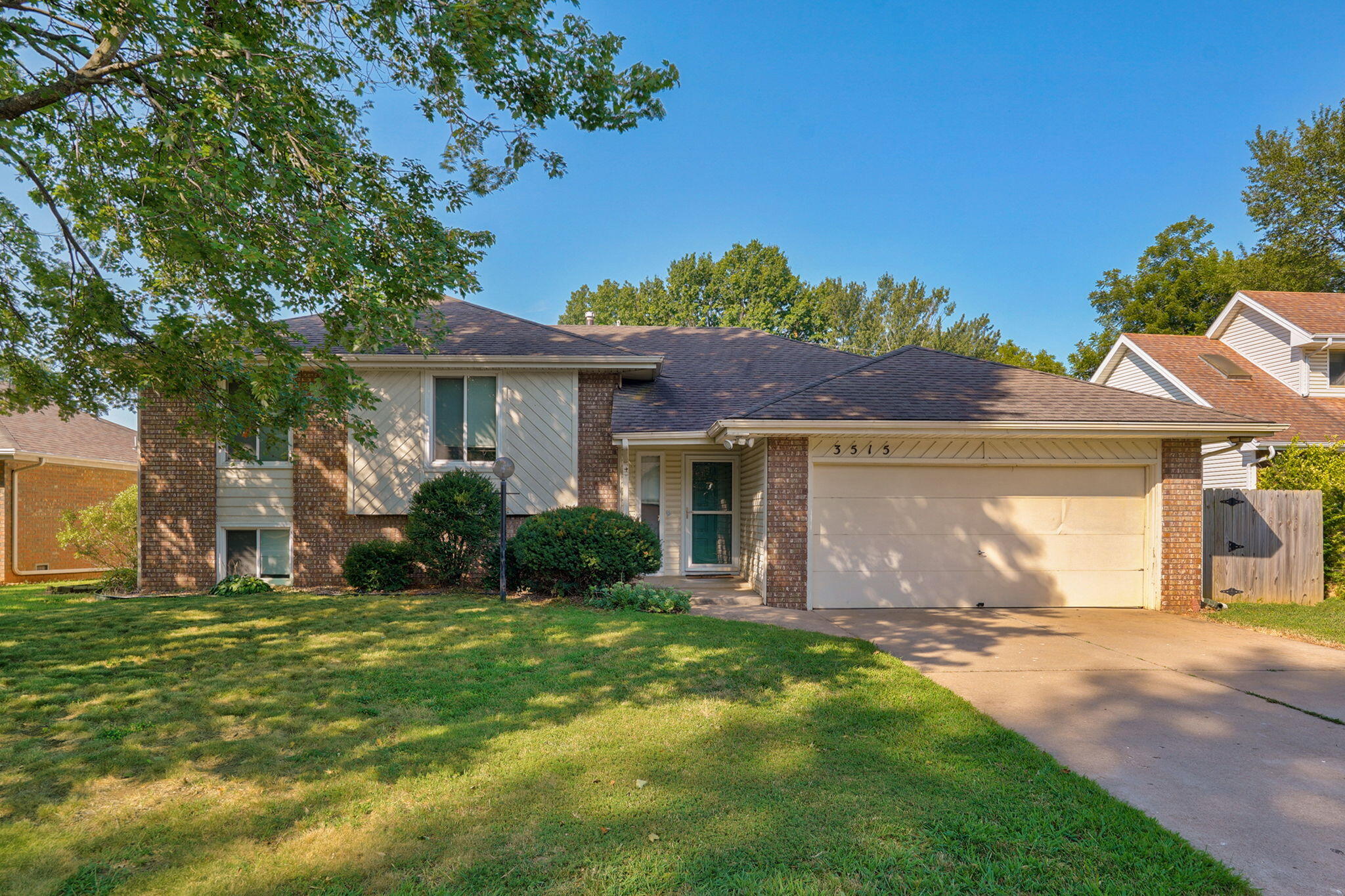 3515 S Kings Avenue, Springfield MO 65807