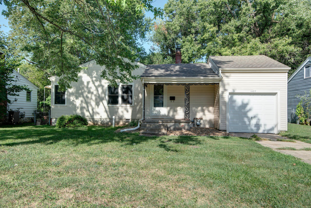 1427 S Pickwick Avenue, Springfield MO 65804
