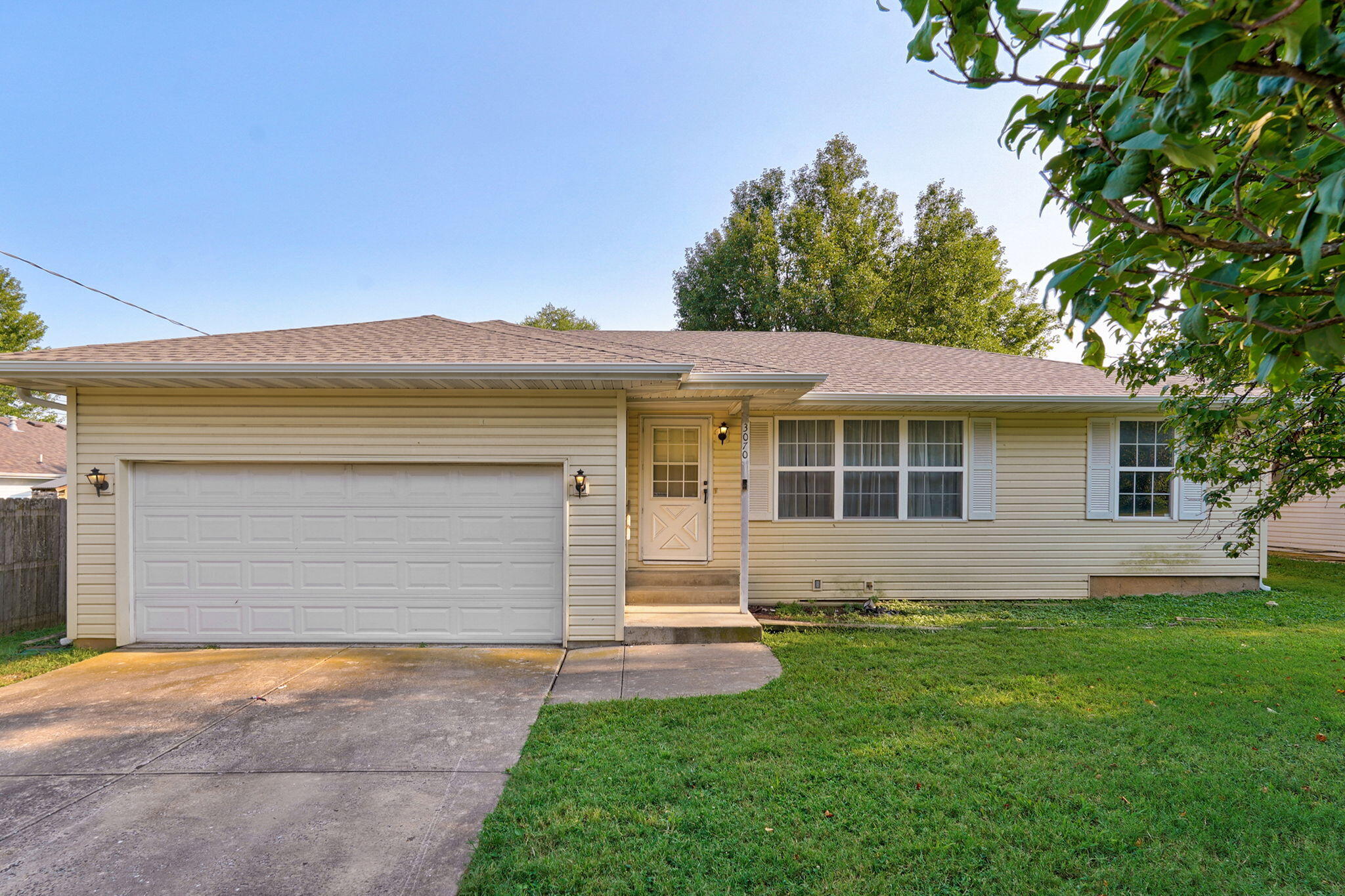 3070 W Calhoun Street, Springfield MO 65802