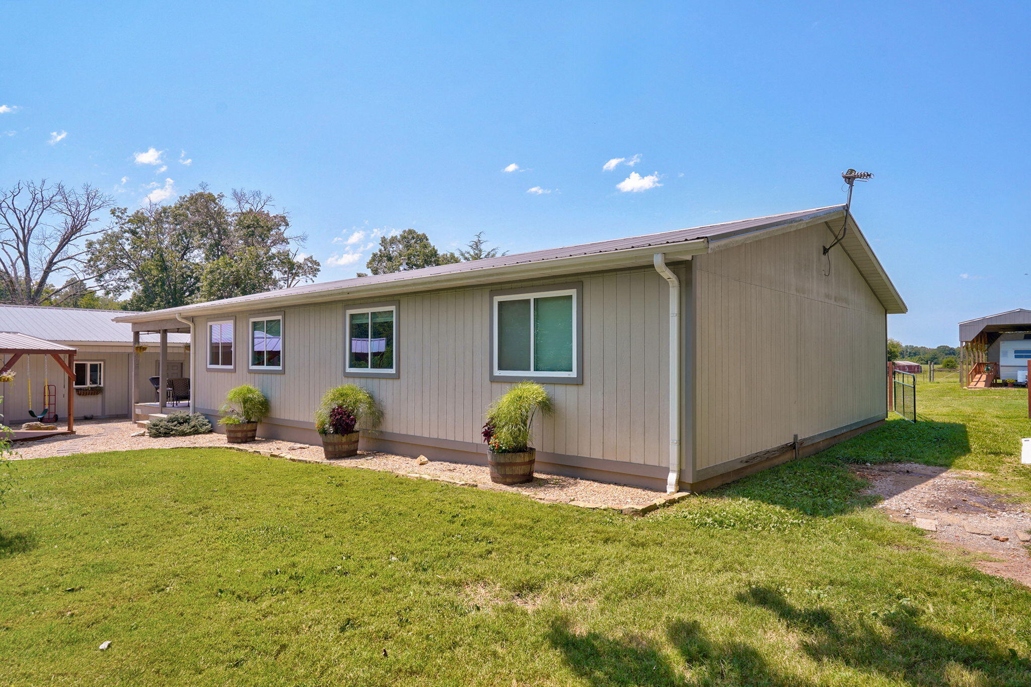 1037 Pastoral Road, Sparta MO 65753