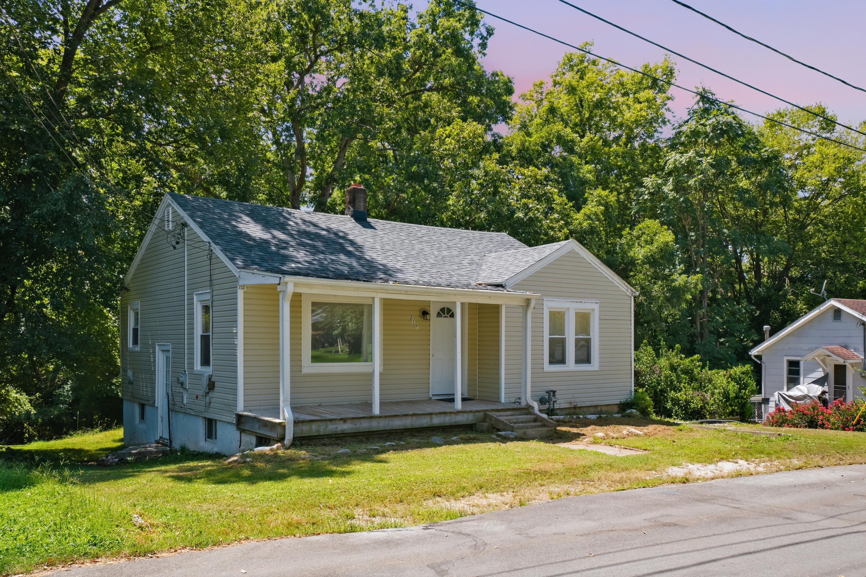 210 E Georgia Street, Ozark MO 65721