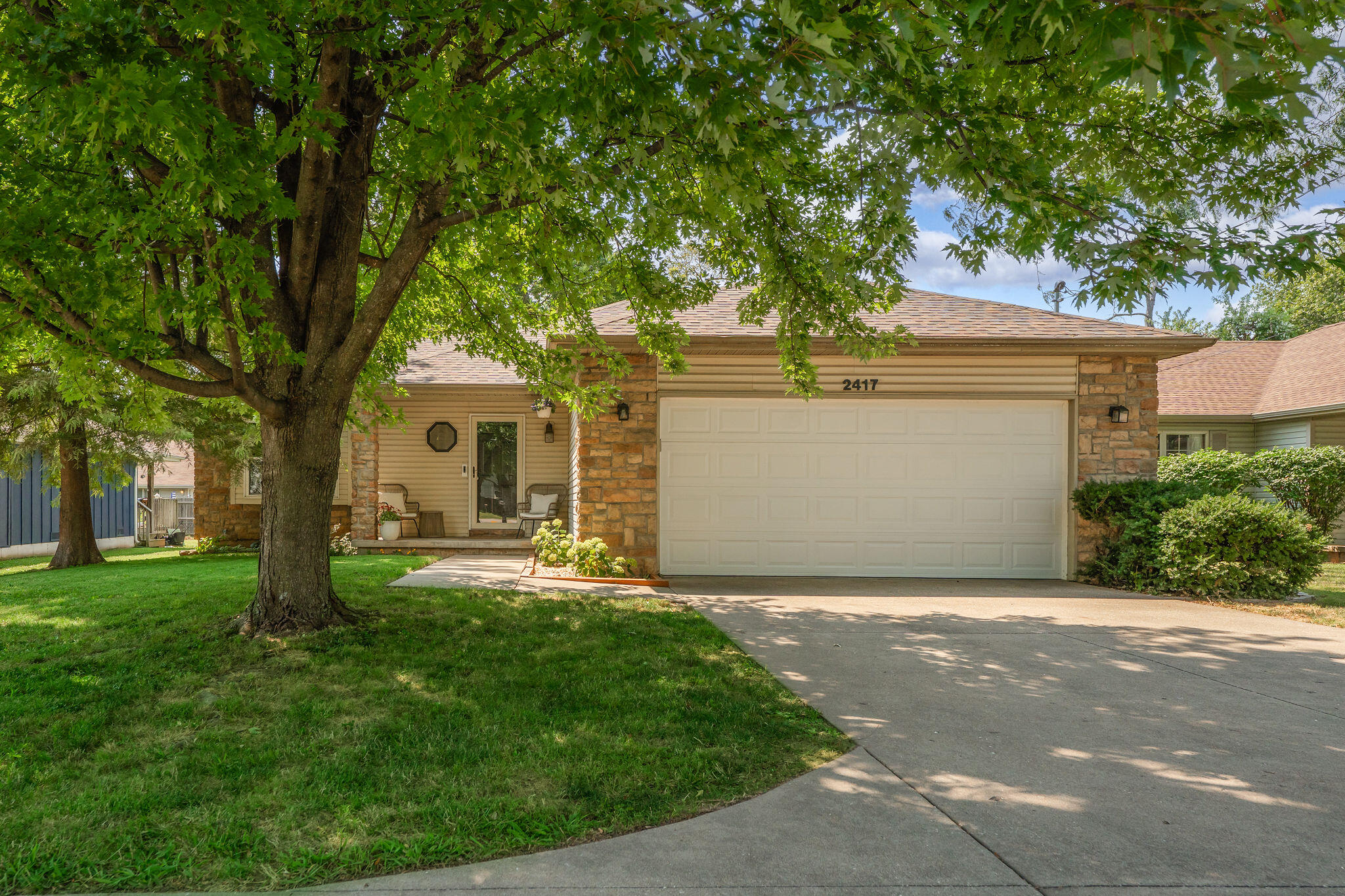 2417 S Fremont Avenue, Springfield MO 65804