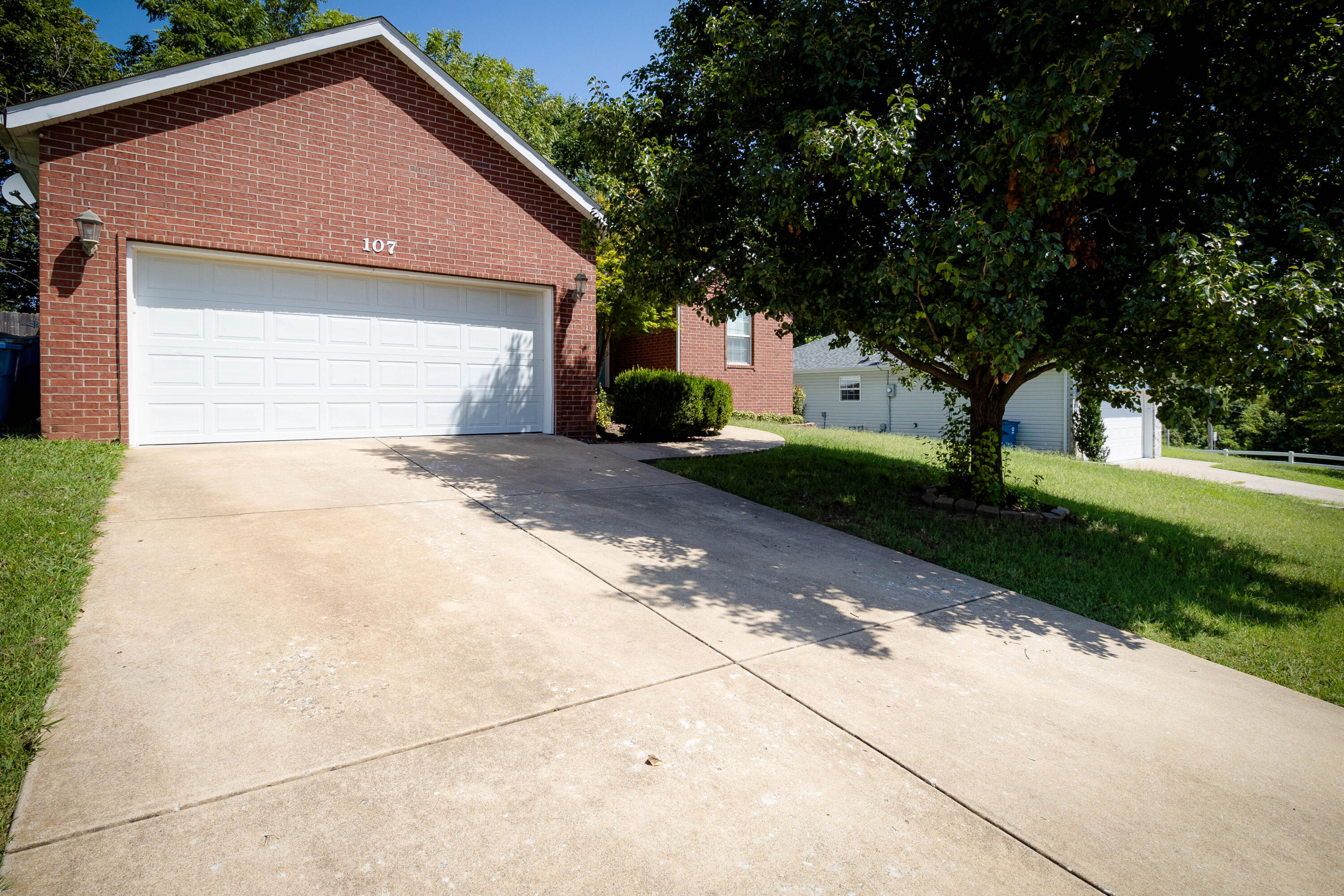 107 W Twin Oak Drive, Nixa MO 65714