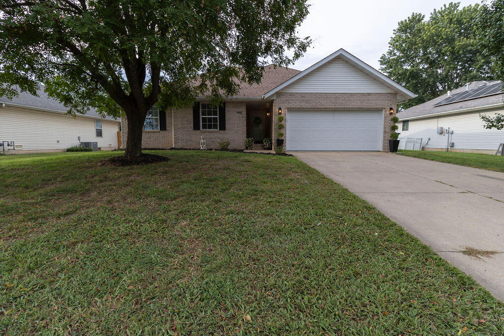 1331 W Turnberry Boulevard, Ozark MO 65721