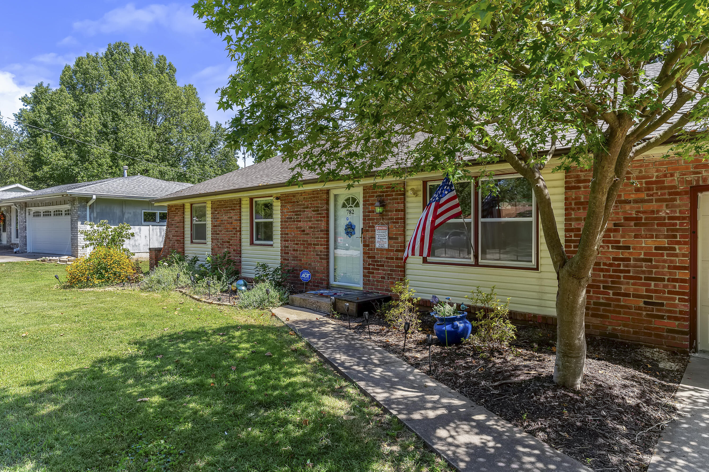 782 W Deerfield Street, Springfield MO 65807