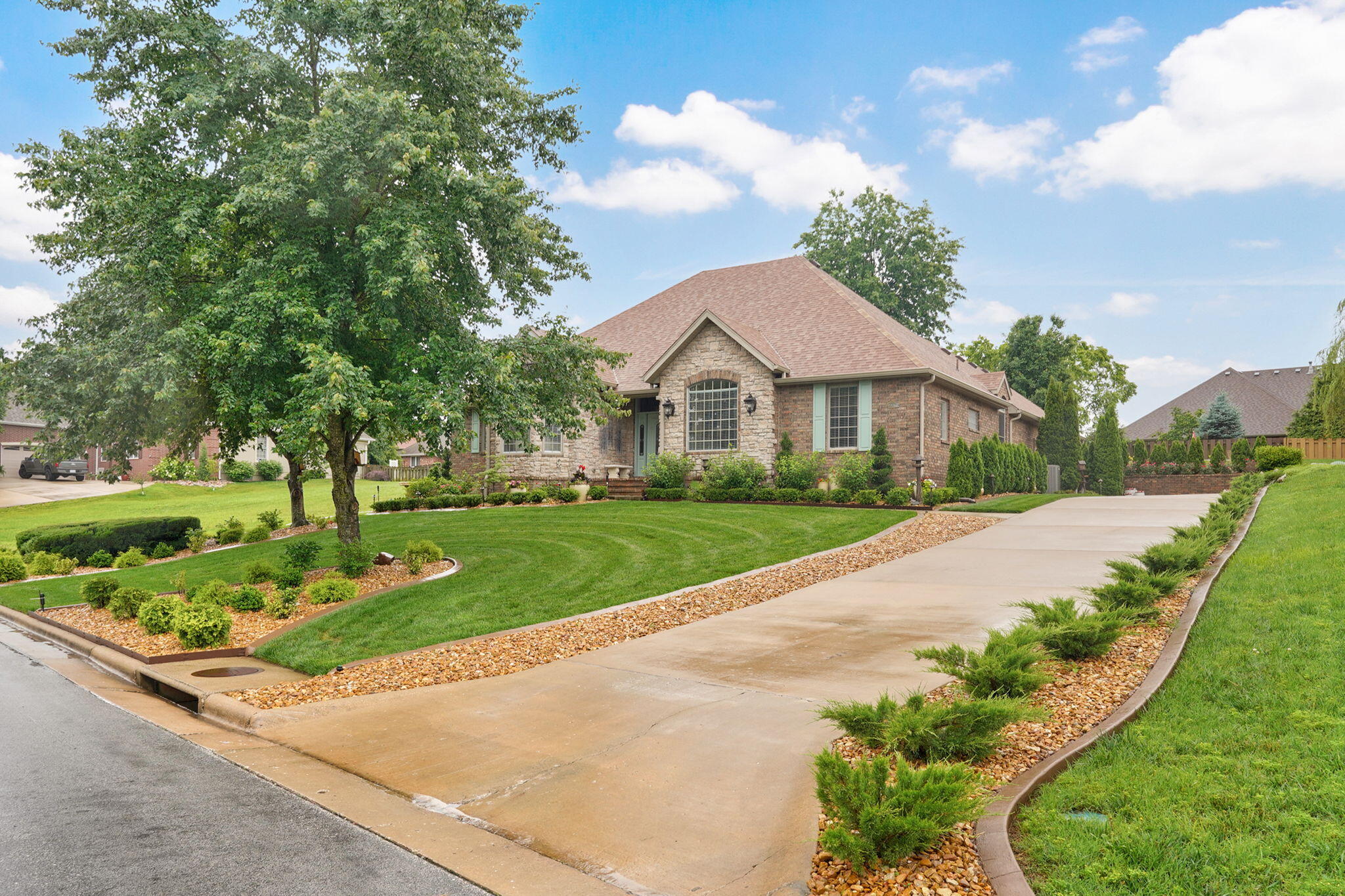 6071 S Overlook Trail, Springfield MO 65810