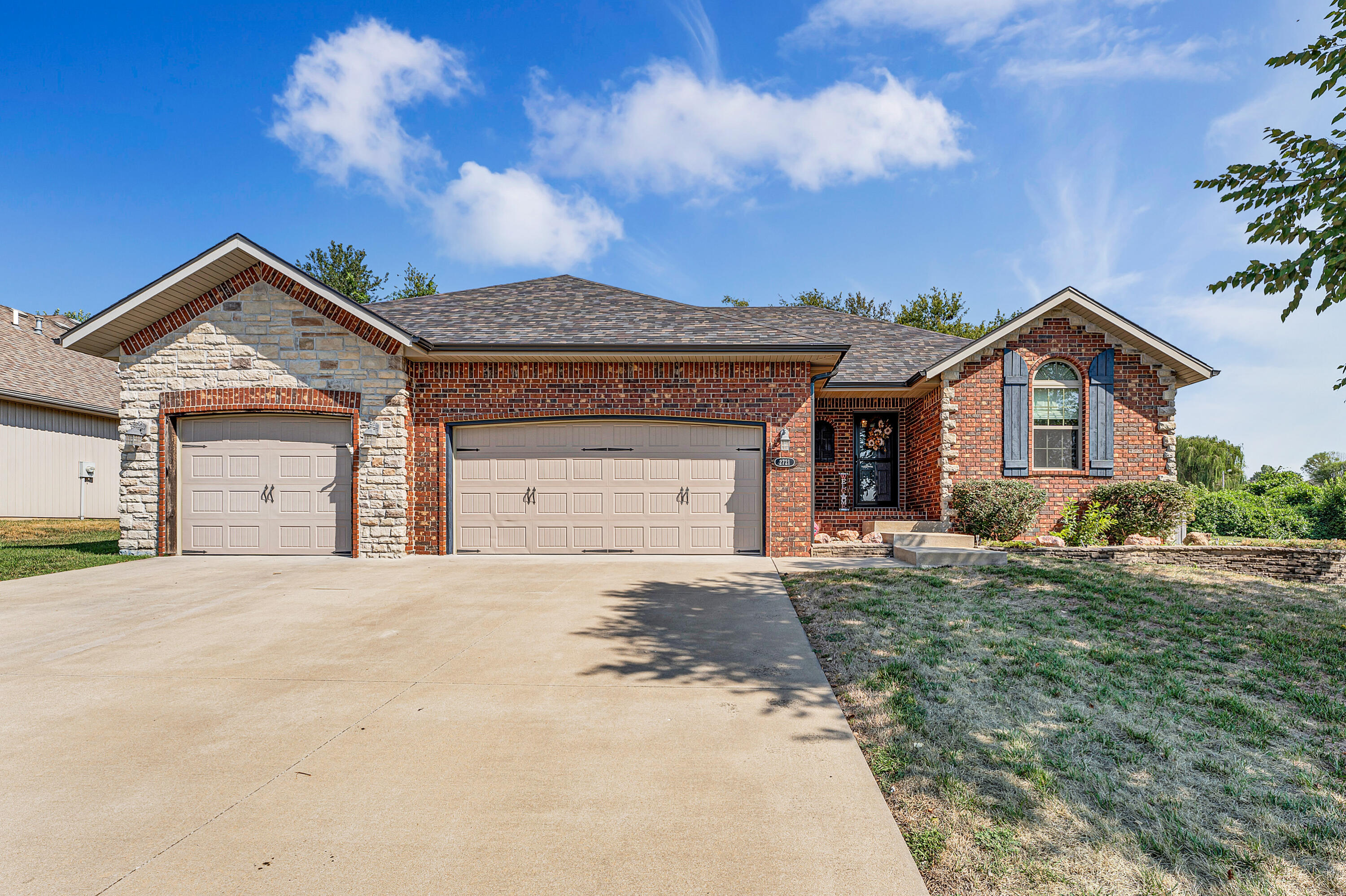 2721 E Clearview Drive, Republic MO 65738