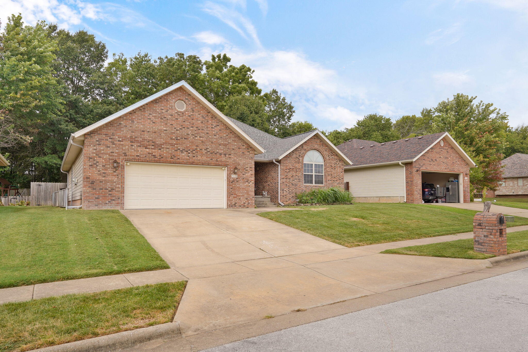 725 S Christopher Avenue, Springfield MO 65802