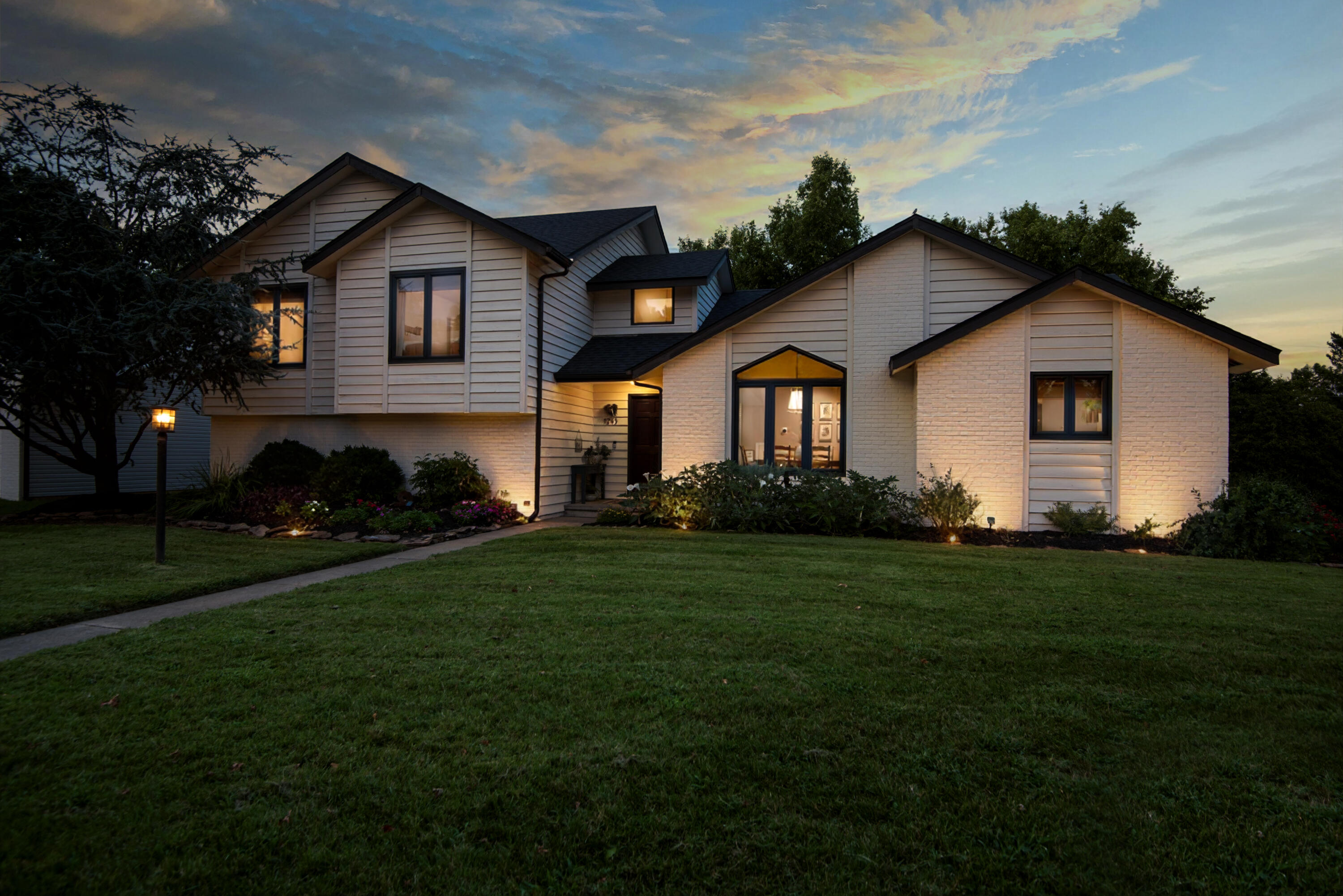 1245 E Highpoint Street, Springfield MO 65804