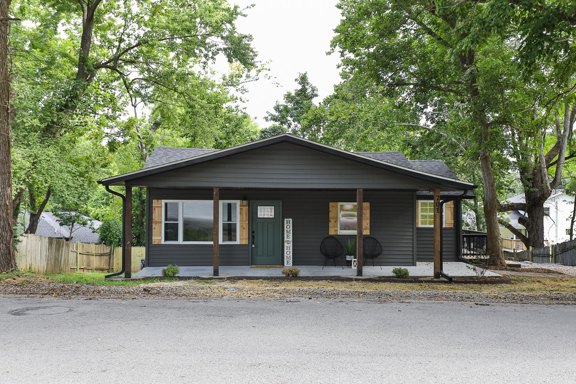 701 E Oak Street, Ozark MO 65721
