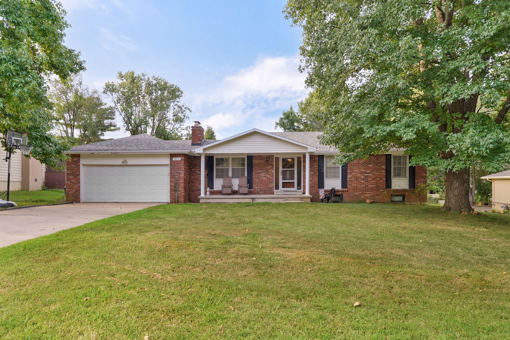 2633 W Village Lane, Springfield MO 65807