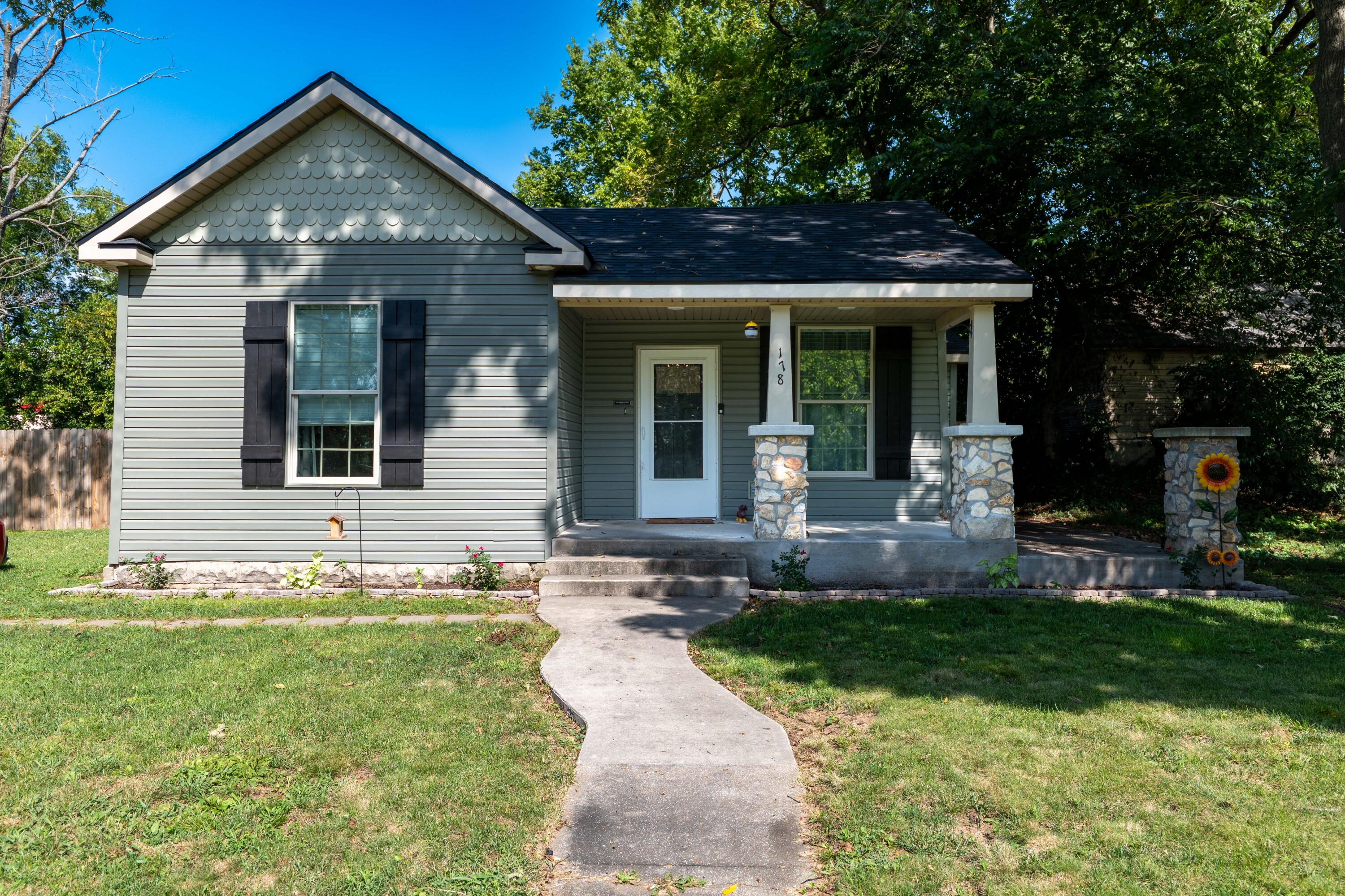 178 South Avenue, Sparta MO 65753
