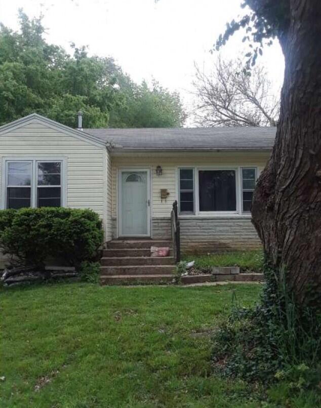 907 W Ildereen Court, Springfield MO 65807