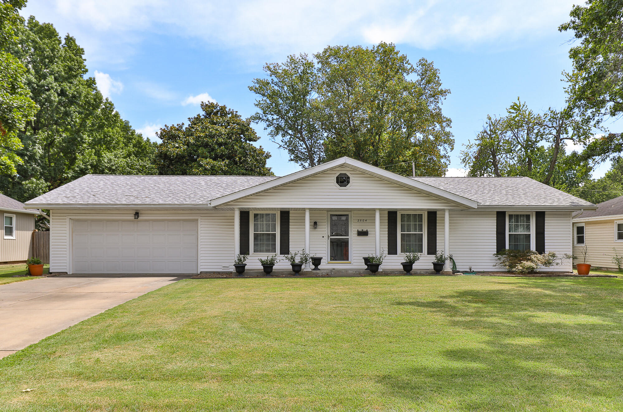 2504 S Mccann Avenue, Springfield MO 65804