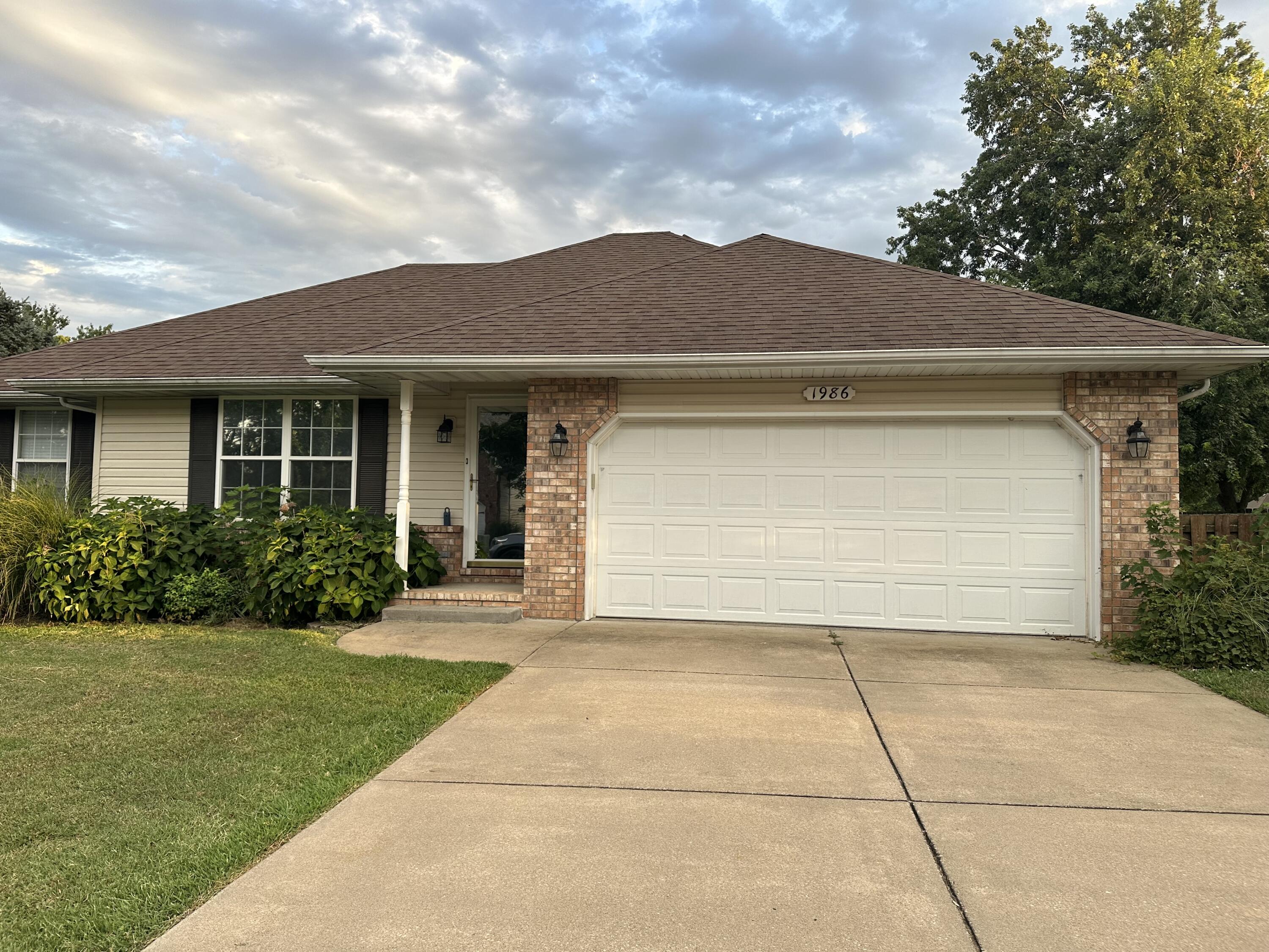 1986 W Sexton Drive, Springfield MO 65810