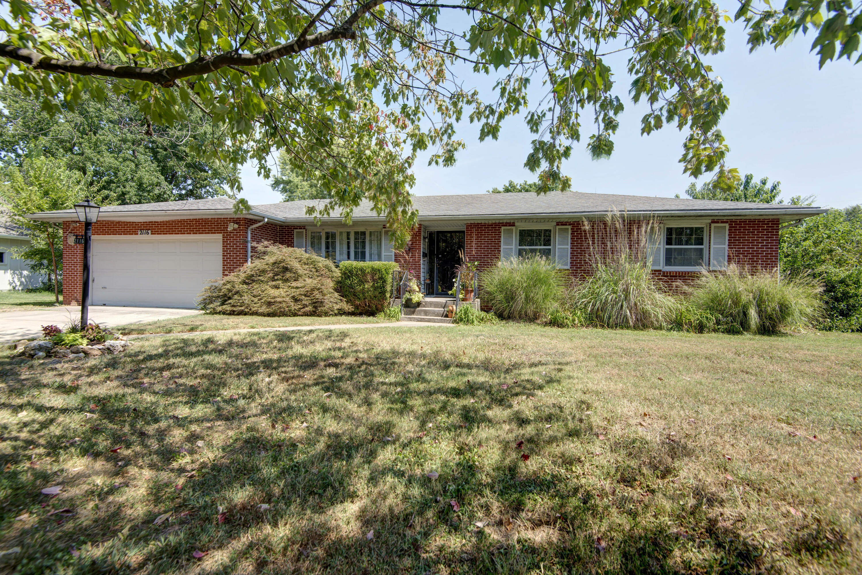2116 S Linden Avenue, Springfield MO 65804