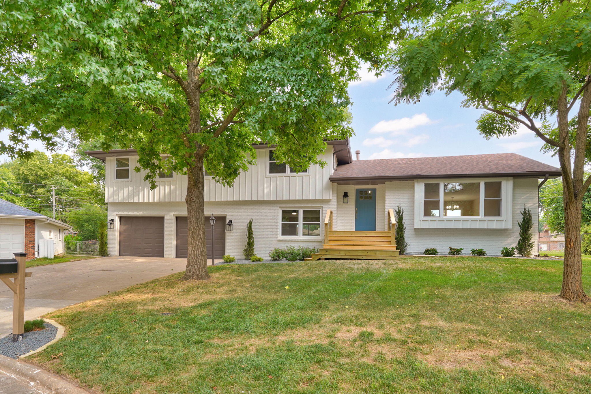 713 E Meadowlark Circle, Springfield MO 65810