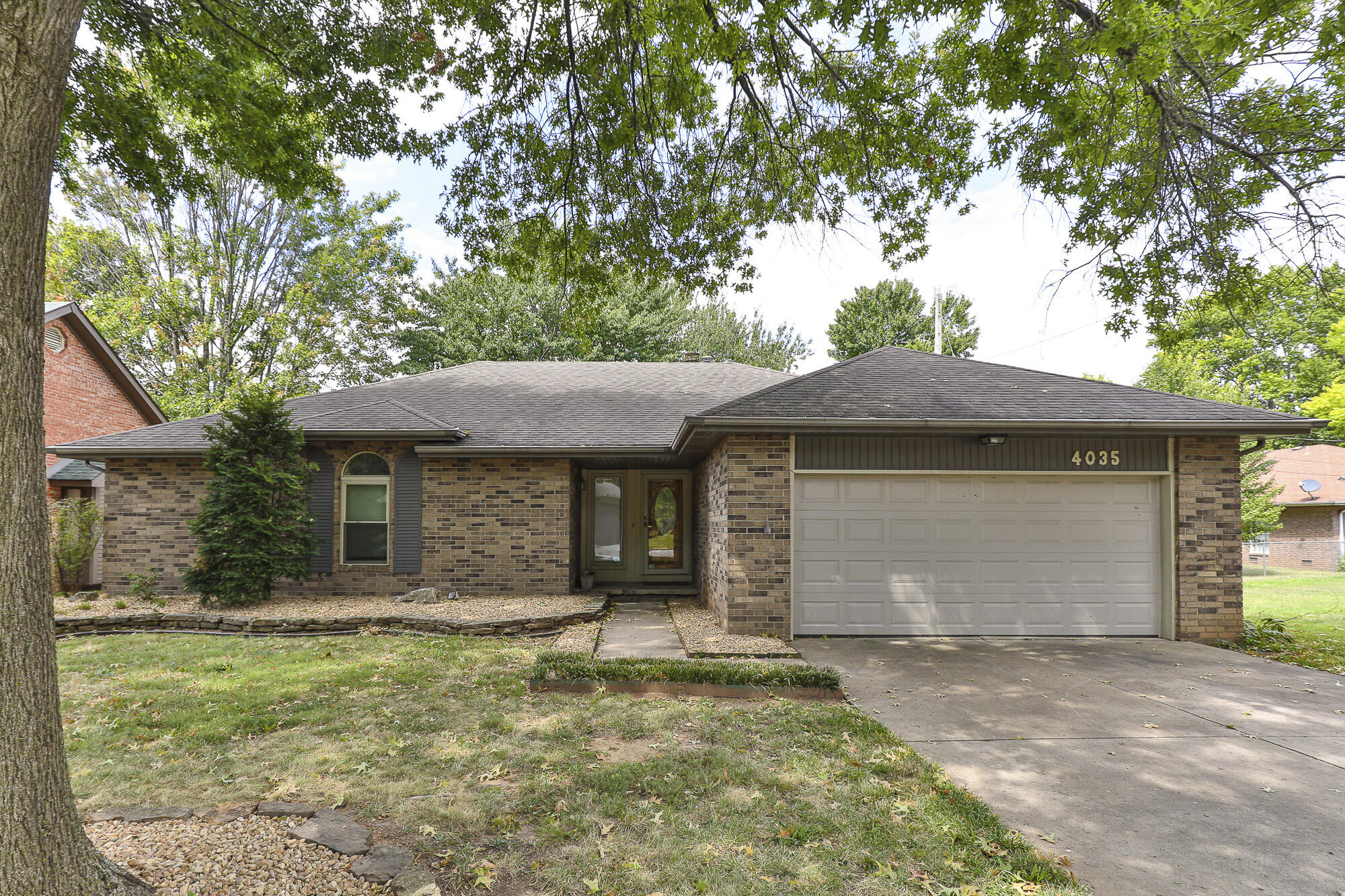 4035 S Parkcrest Avenue, Springfield MO 65810