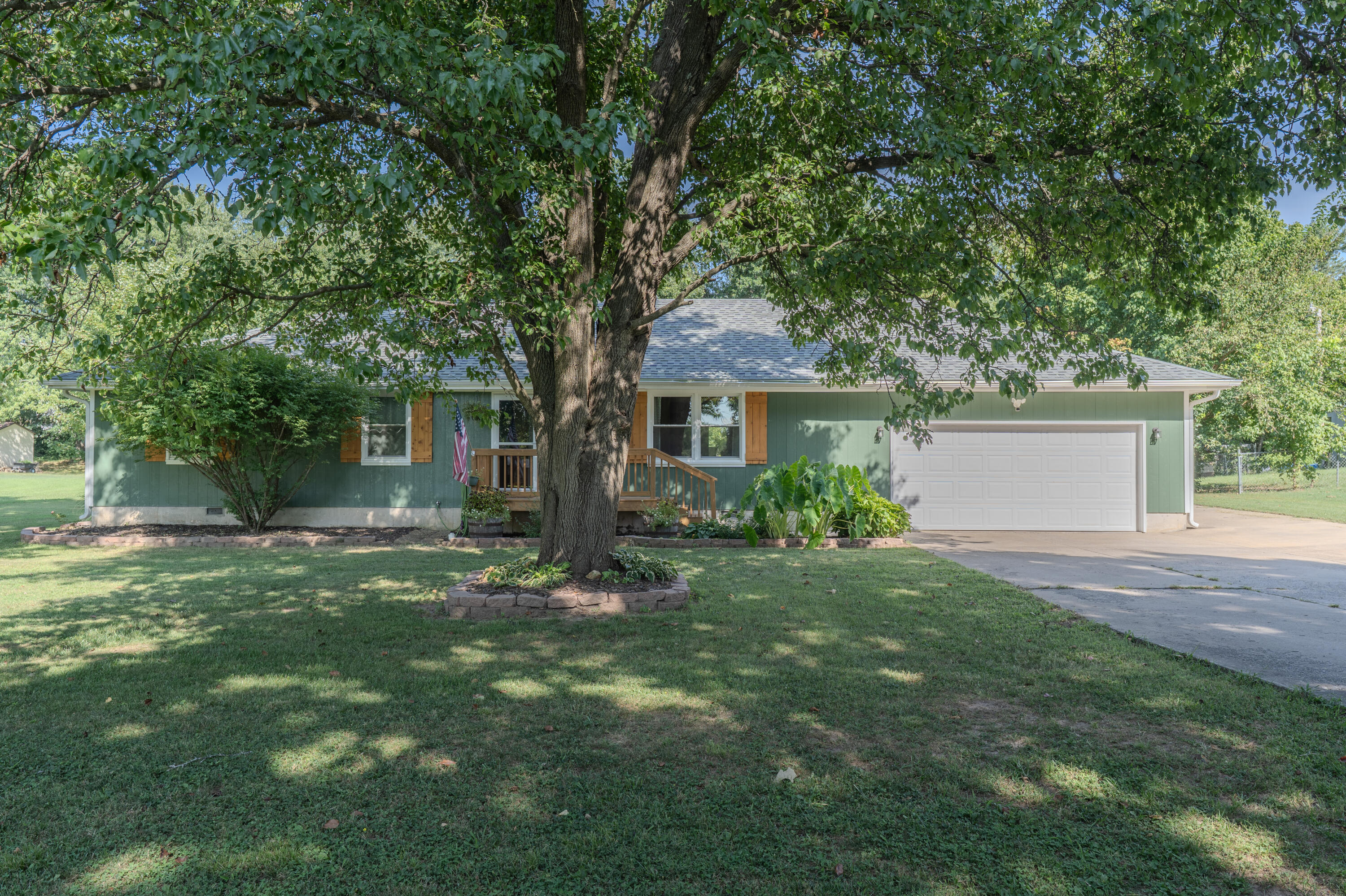 1804 S 14th Avenue, Ozark MO 65721