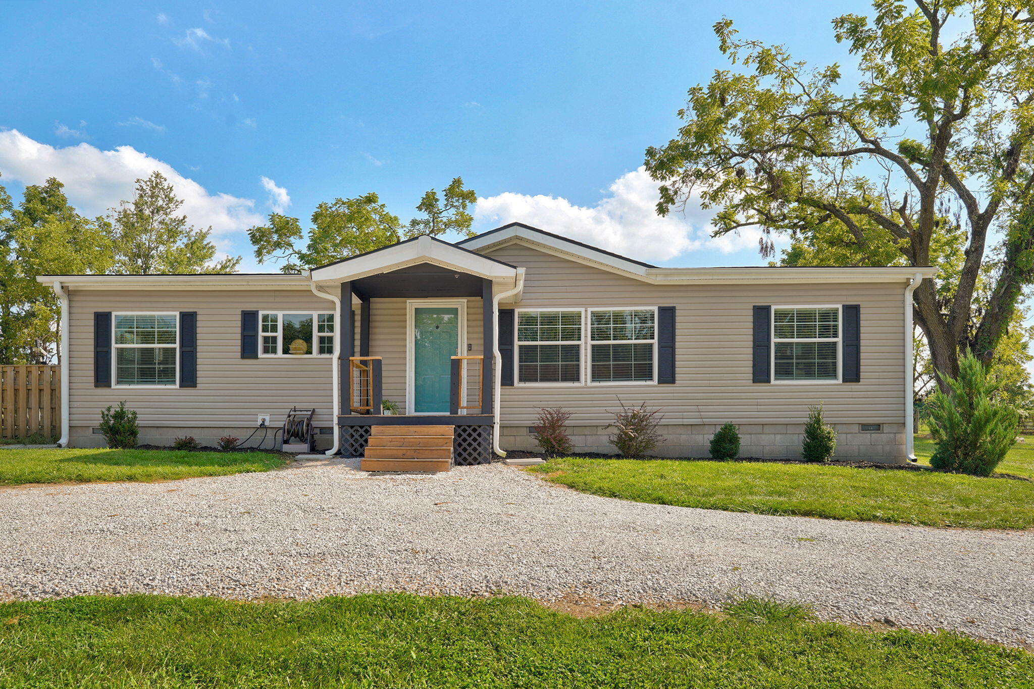 1186 Shawnee Road, Sparta MO 65753