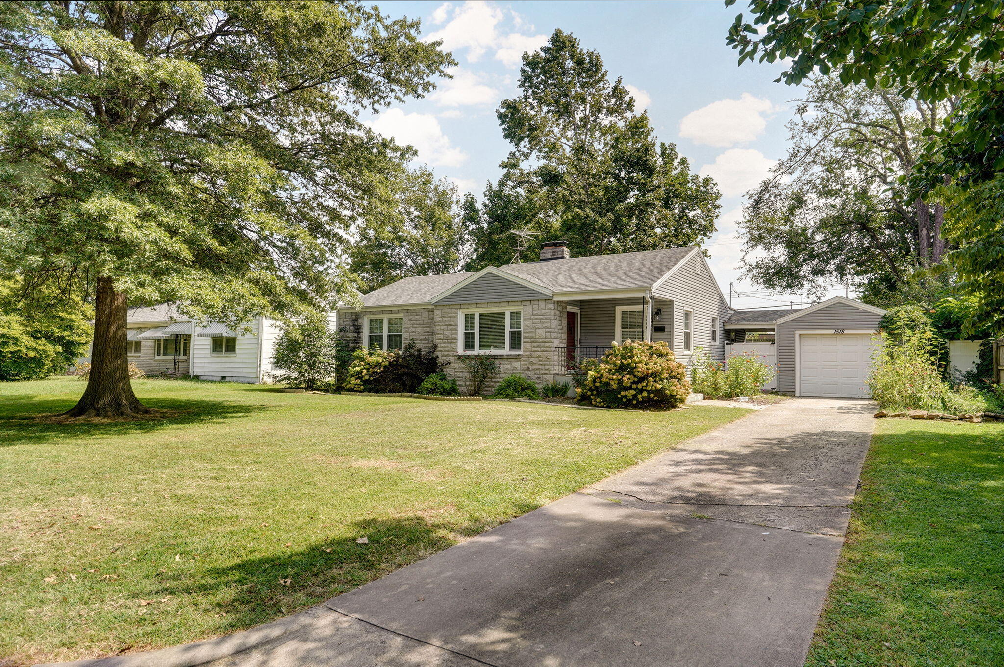 1518 S Kentwood Avenue, Springfield MO 65804
