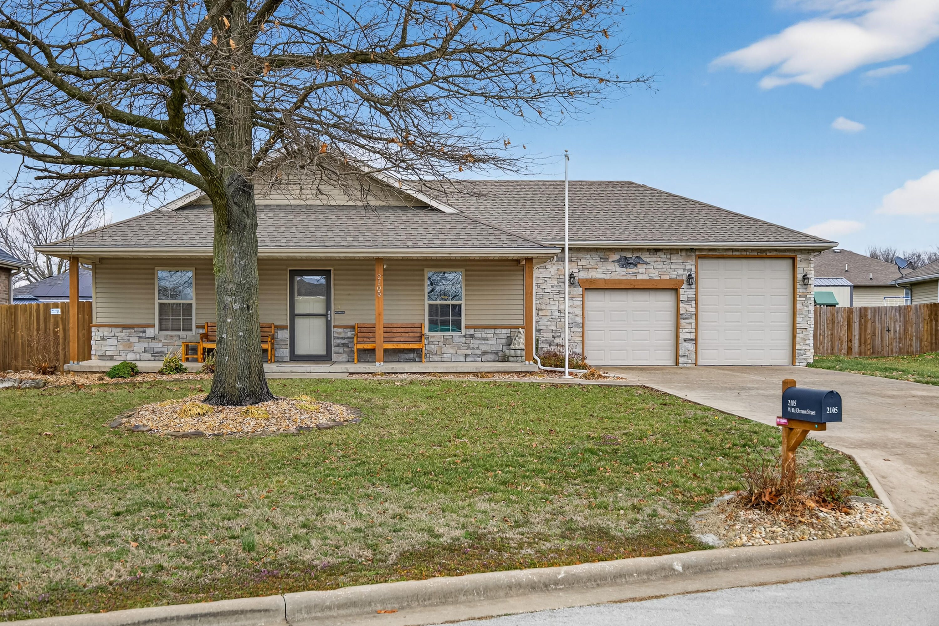 2105 W Mcclernon Street, Springfield MO 65803