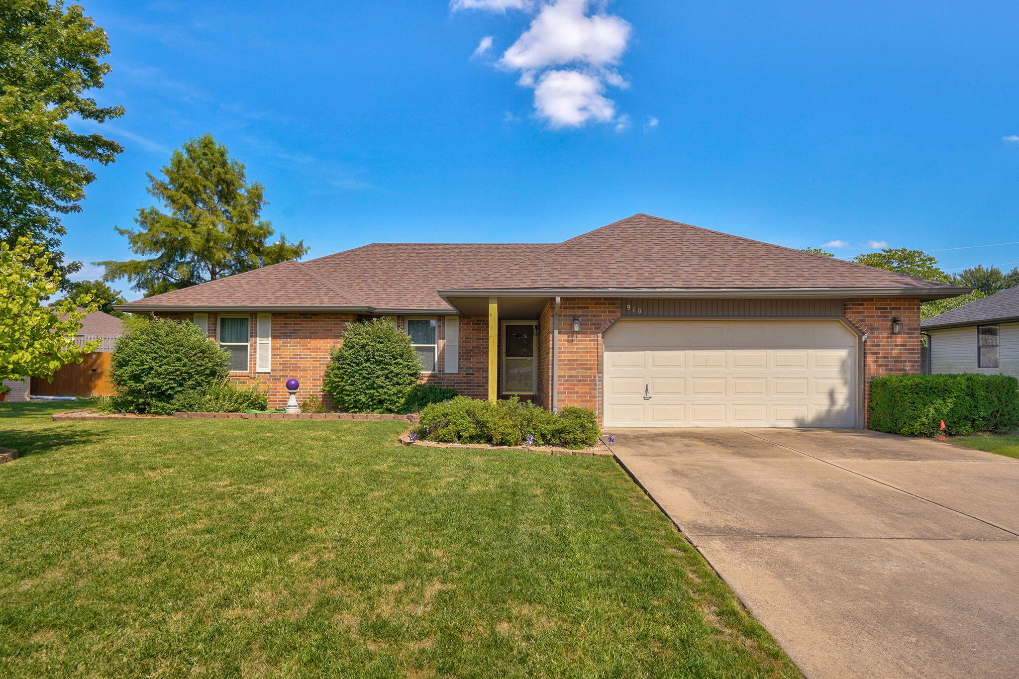 910 N Zed Tennis Street, Nixa MO 65714