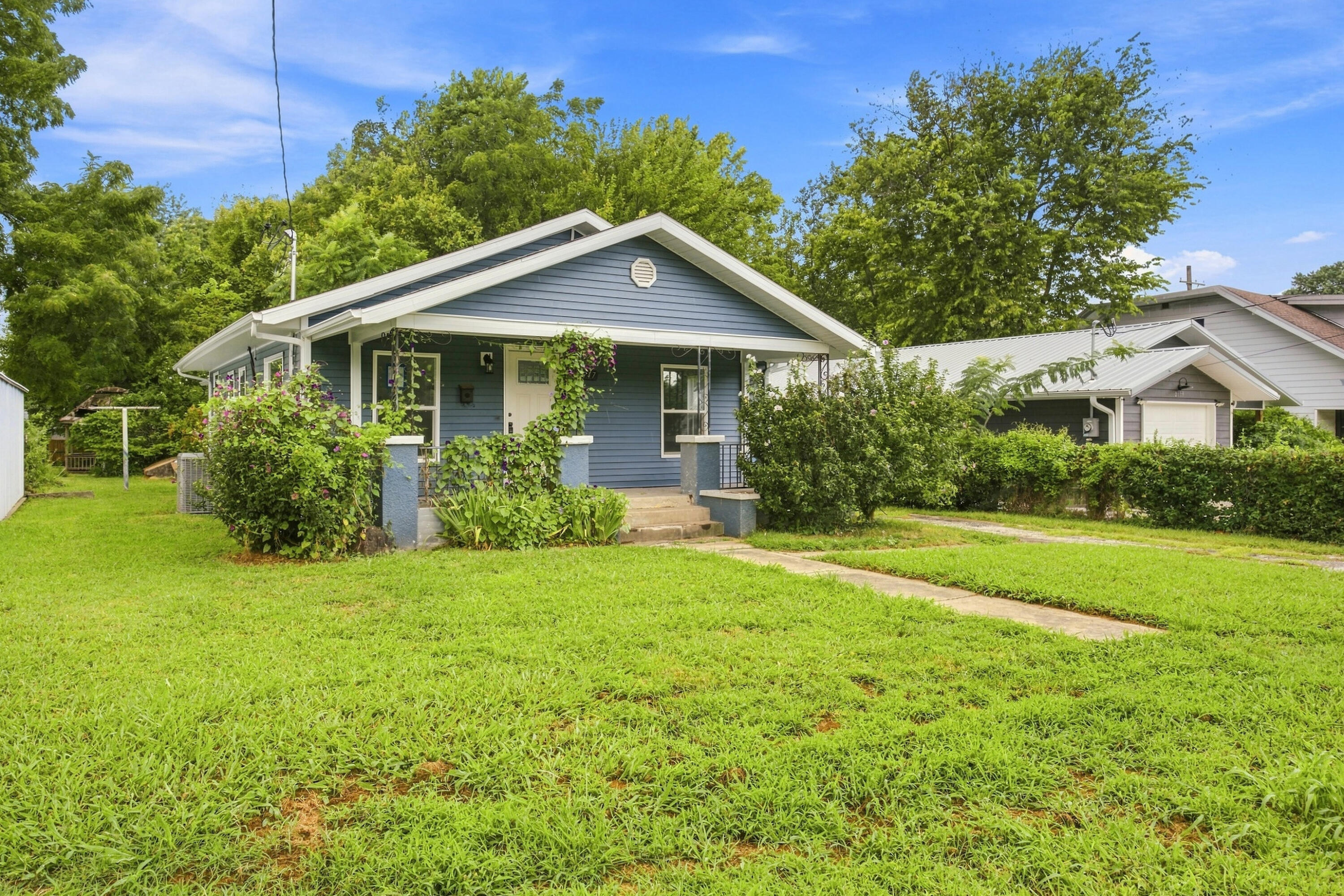 2547 N East Avenue, Springfield MO 65803