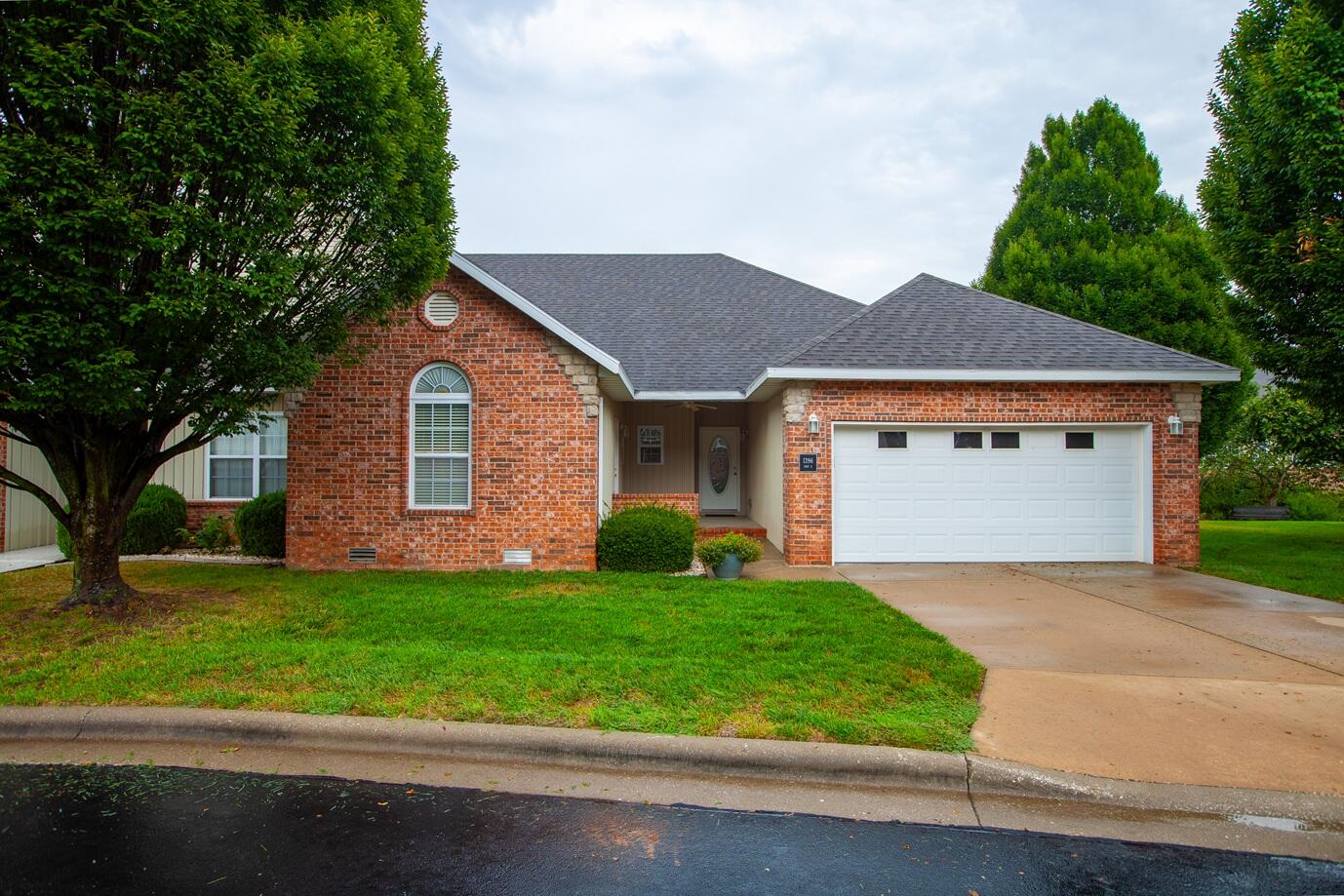 1396 N Sandy Creek Circle Unit 3, Nixa MO 65714