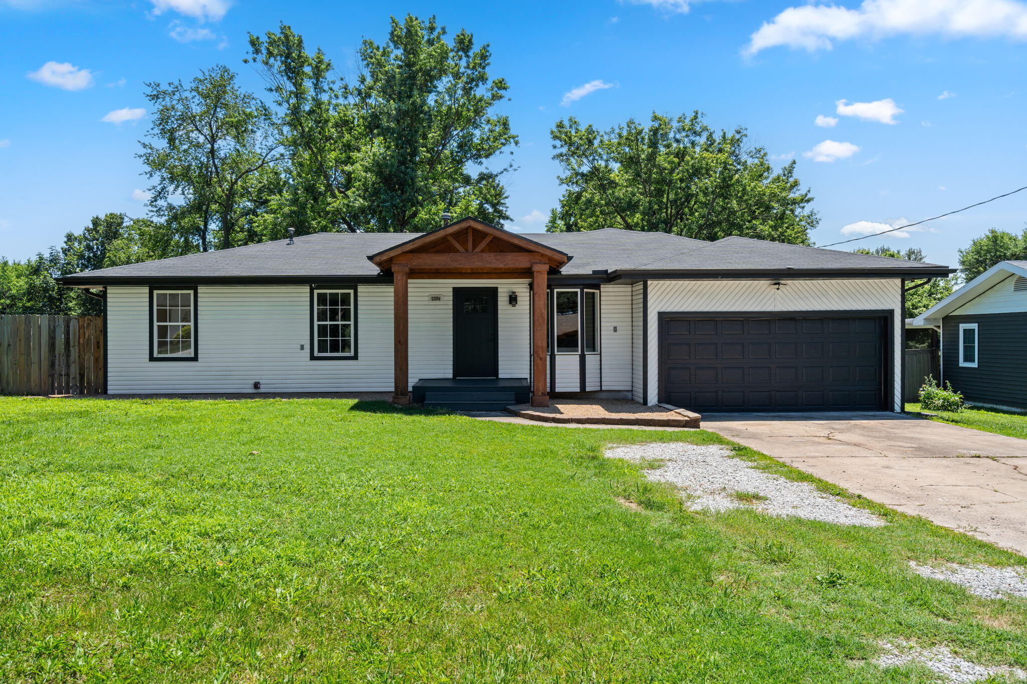 2324 E Huntington Street, Ozark MO 65721