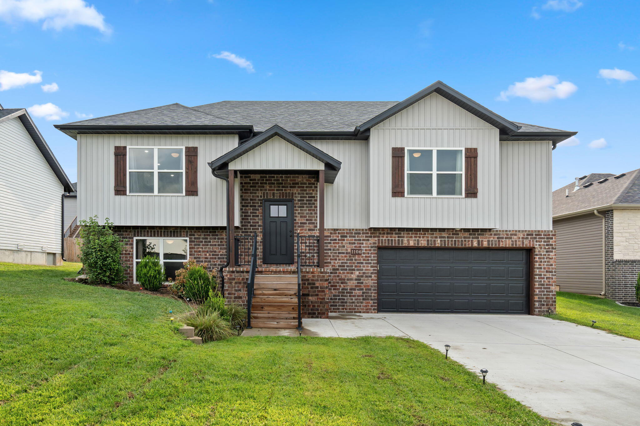 1106 S Strait Avenue, Ozark MO 65721