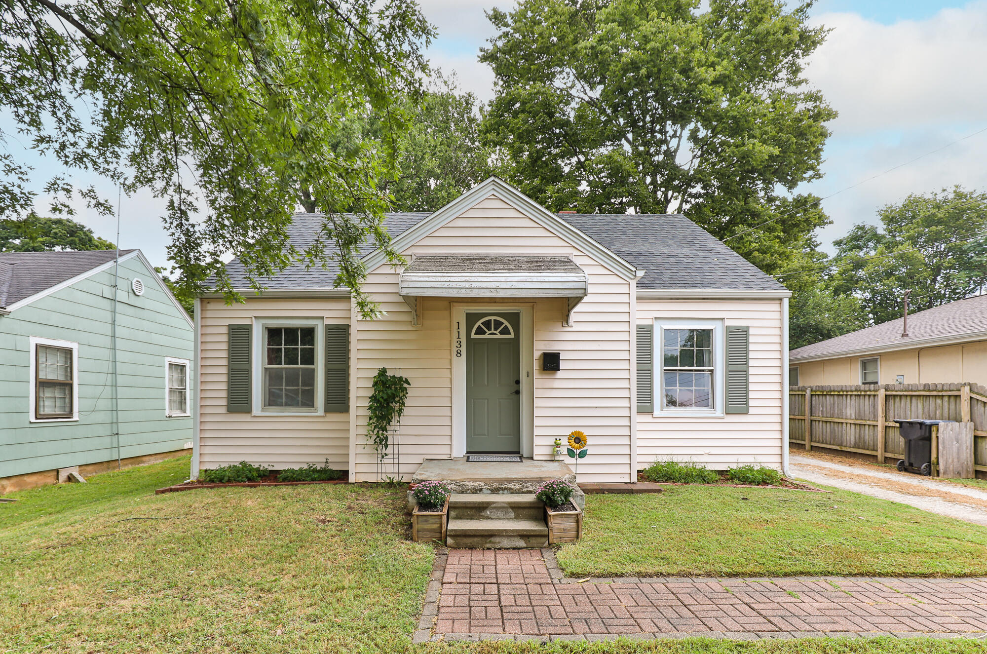 1138 S Fort Avenue, Springfield MO 65807