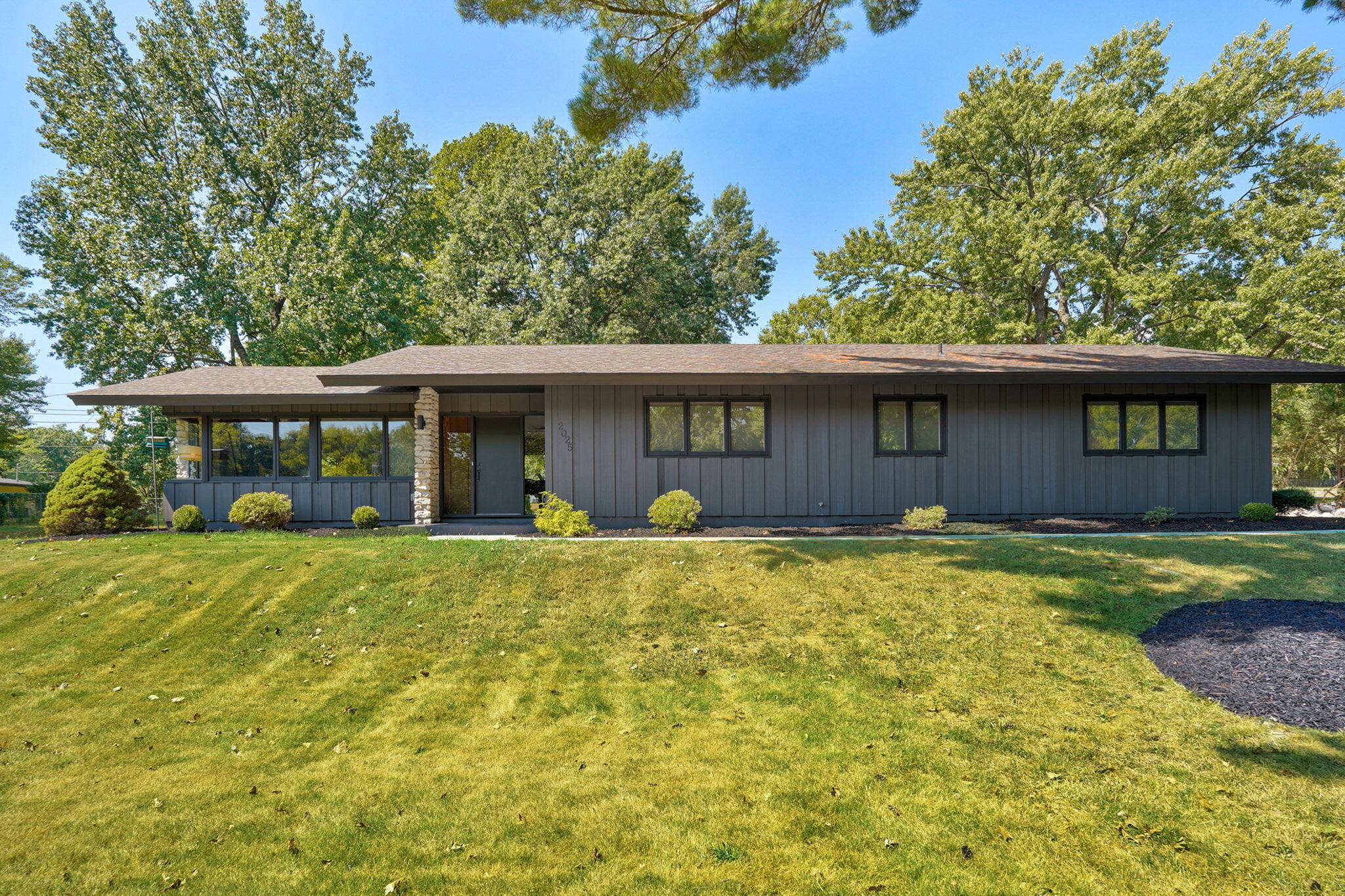 2025 S Arlington Terrace, Springfield MO 65804