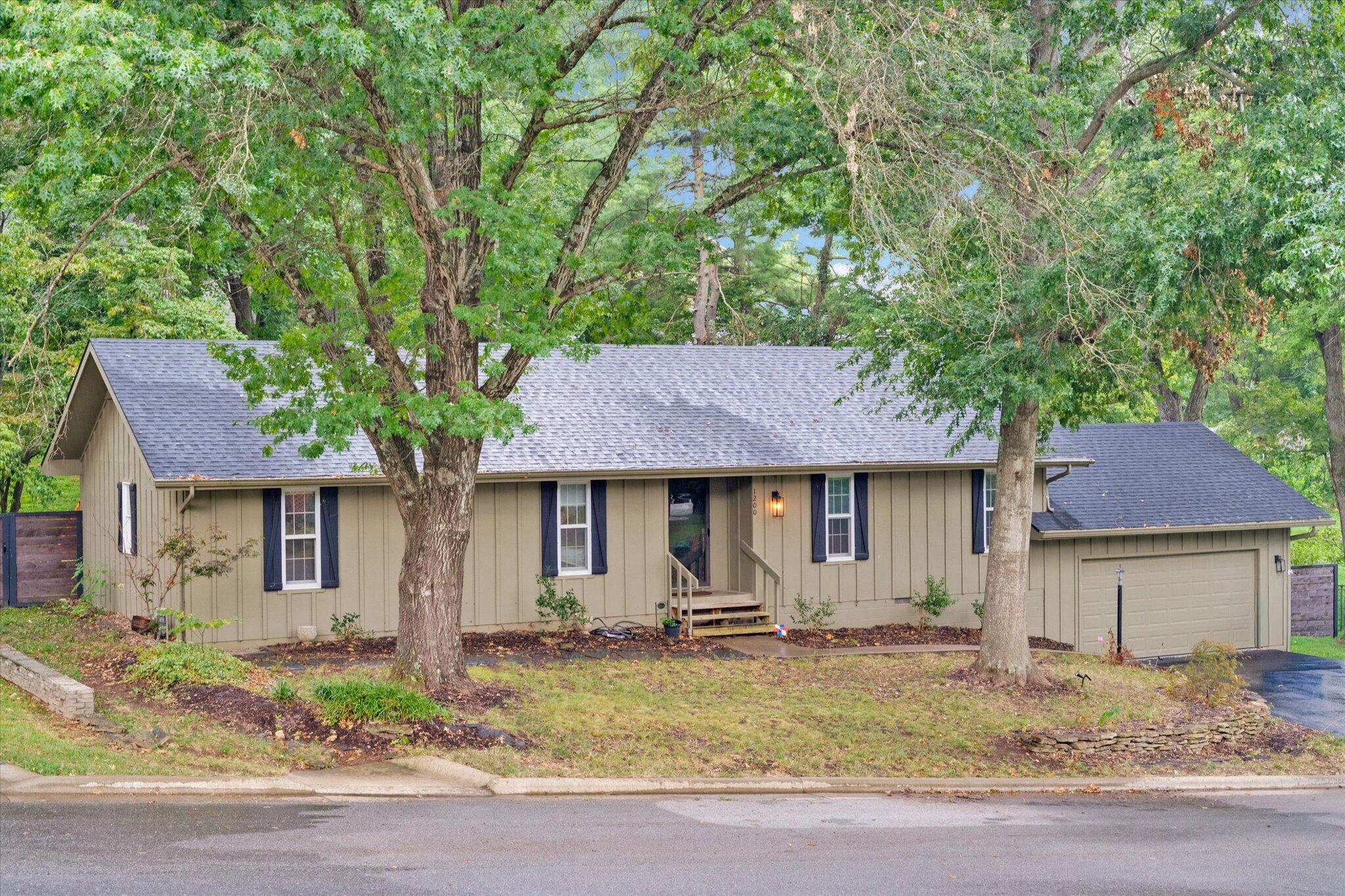 1200 E Summerhill Street, Ozark MO 65721