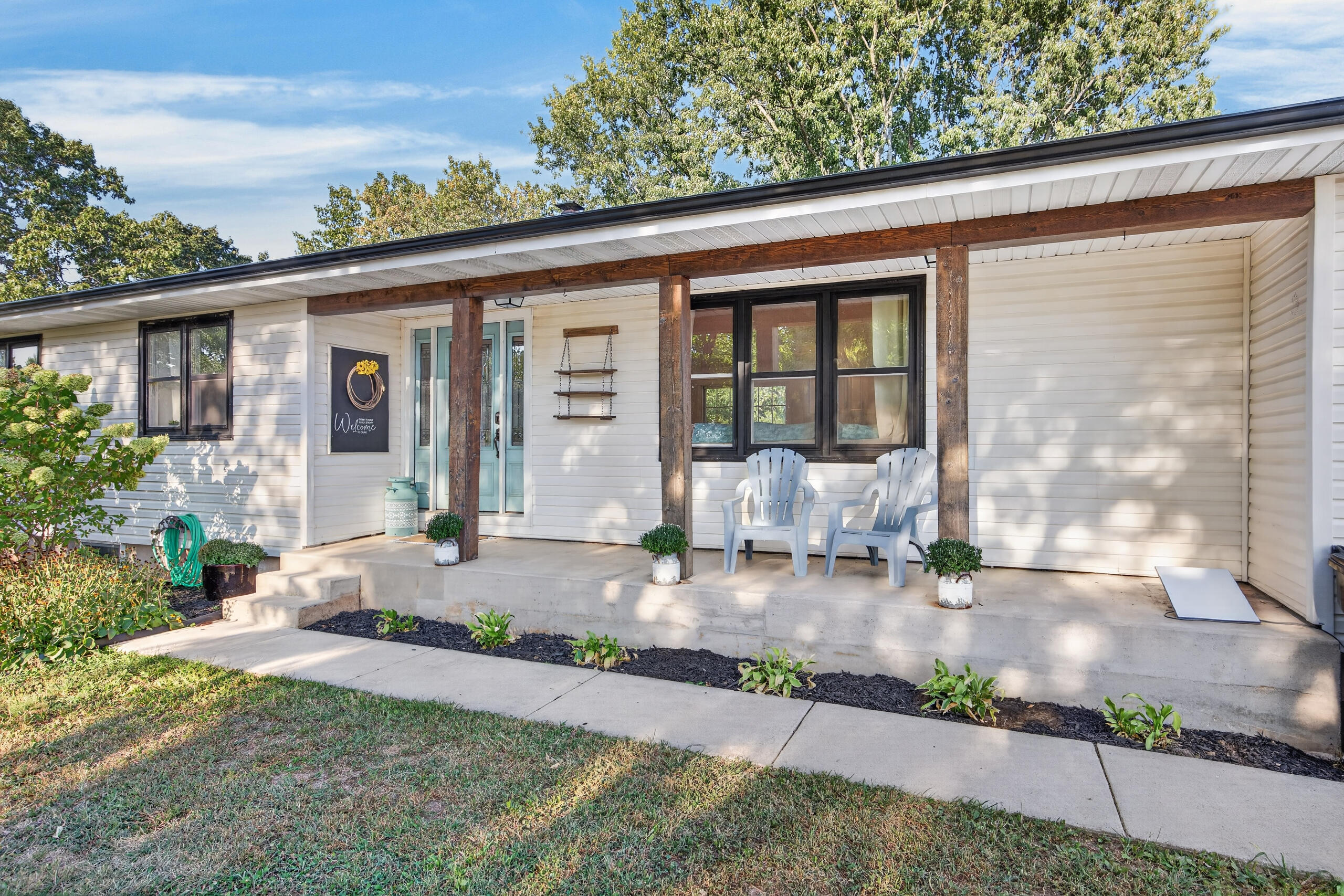 1938 Dark Valley Road, Marshfield MO 65706