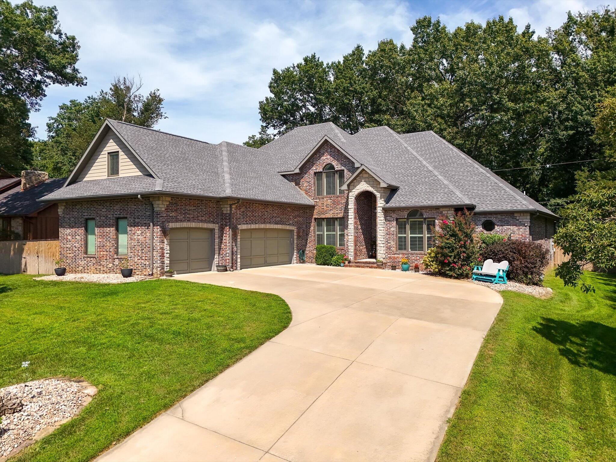 1468 S Bright Oak Avenue, Springfield MO 65809