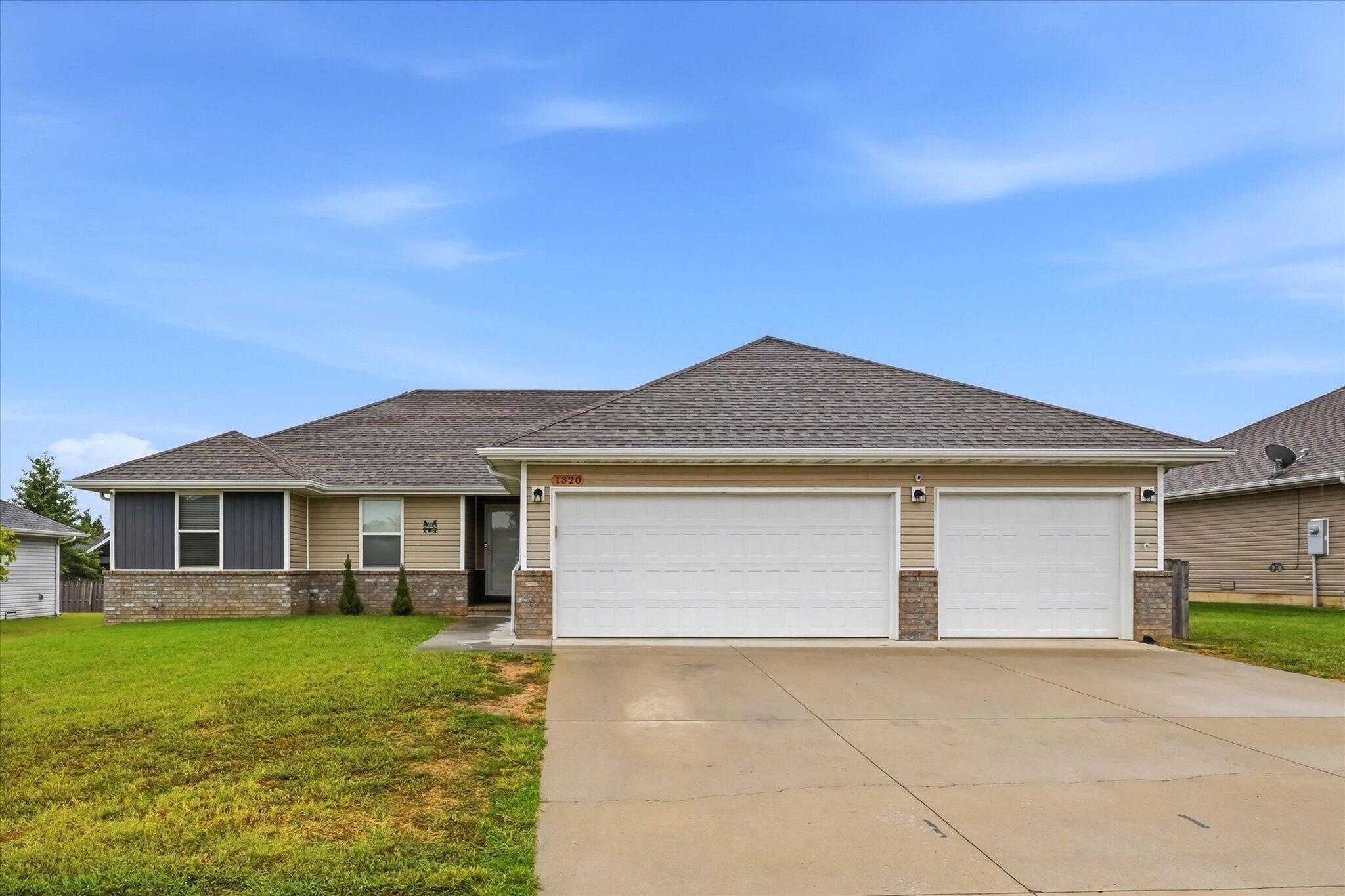 1320 S Olde Savannah Avenue, Republic MO 65738