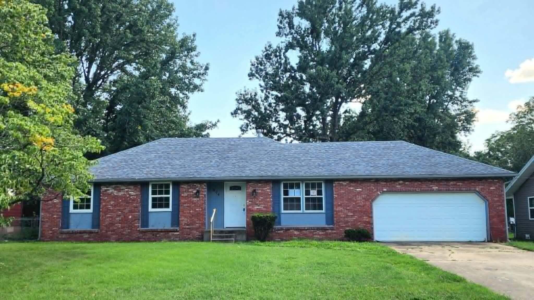 904 E Smith Street, Springfield MO 65803